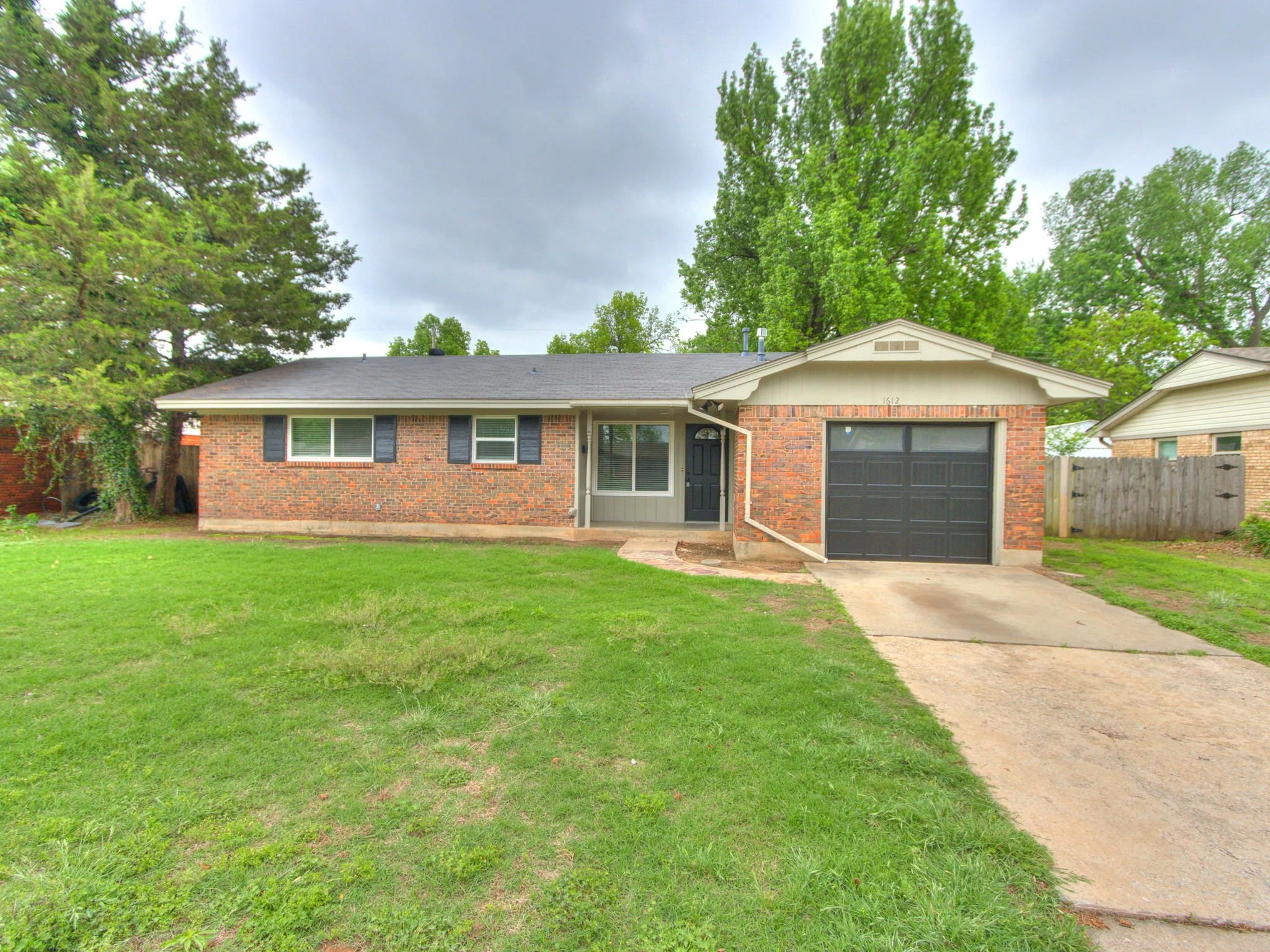3-web-or-mls-1612 Cherry Stone St-3.jpg