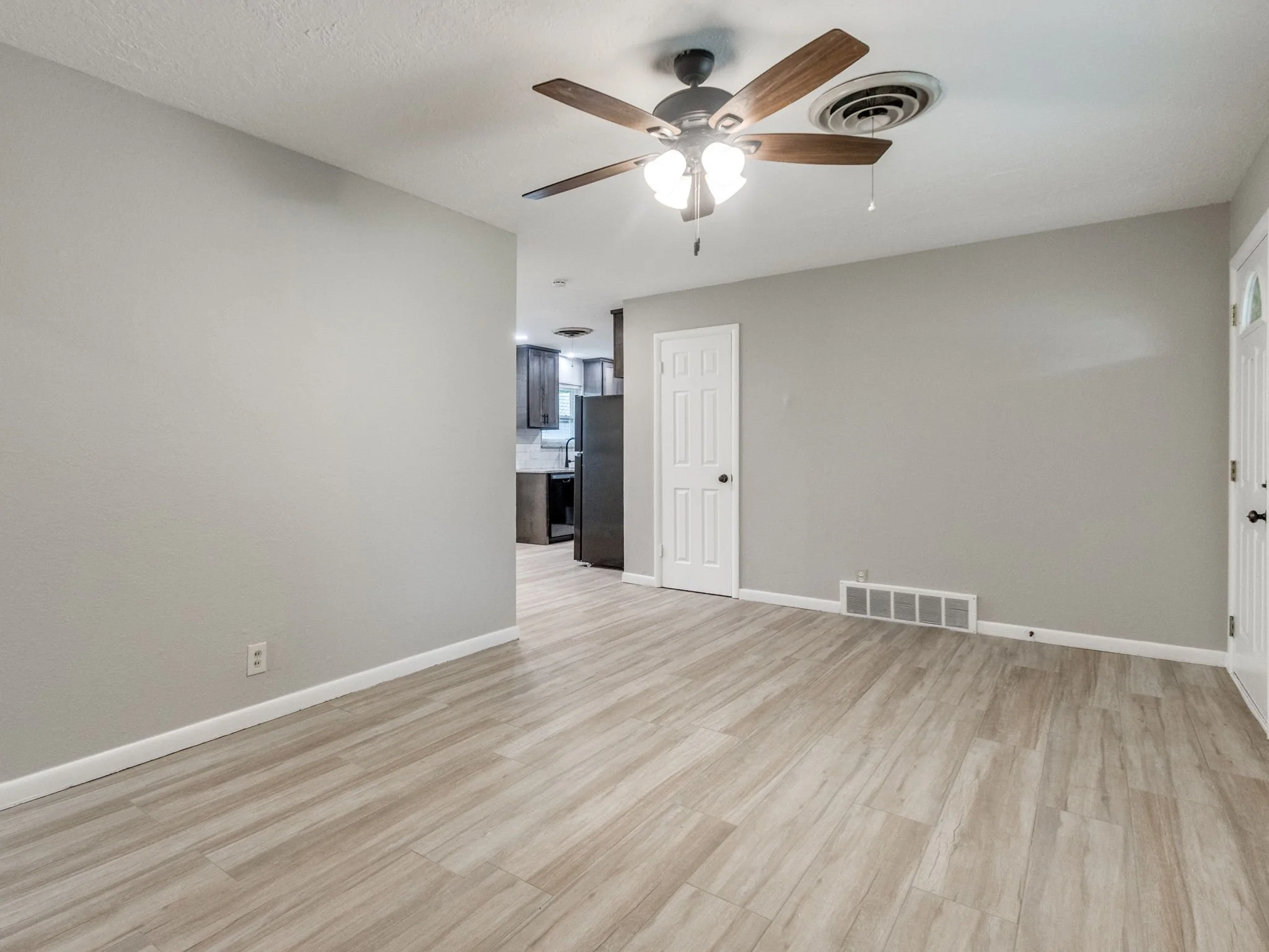 14-web-or-mls-1612 Cherry Stone St-14.jpg