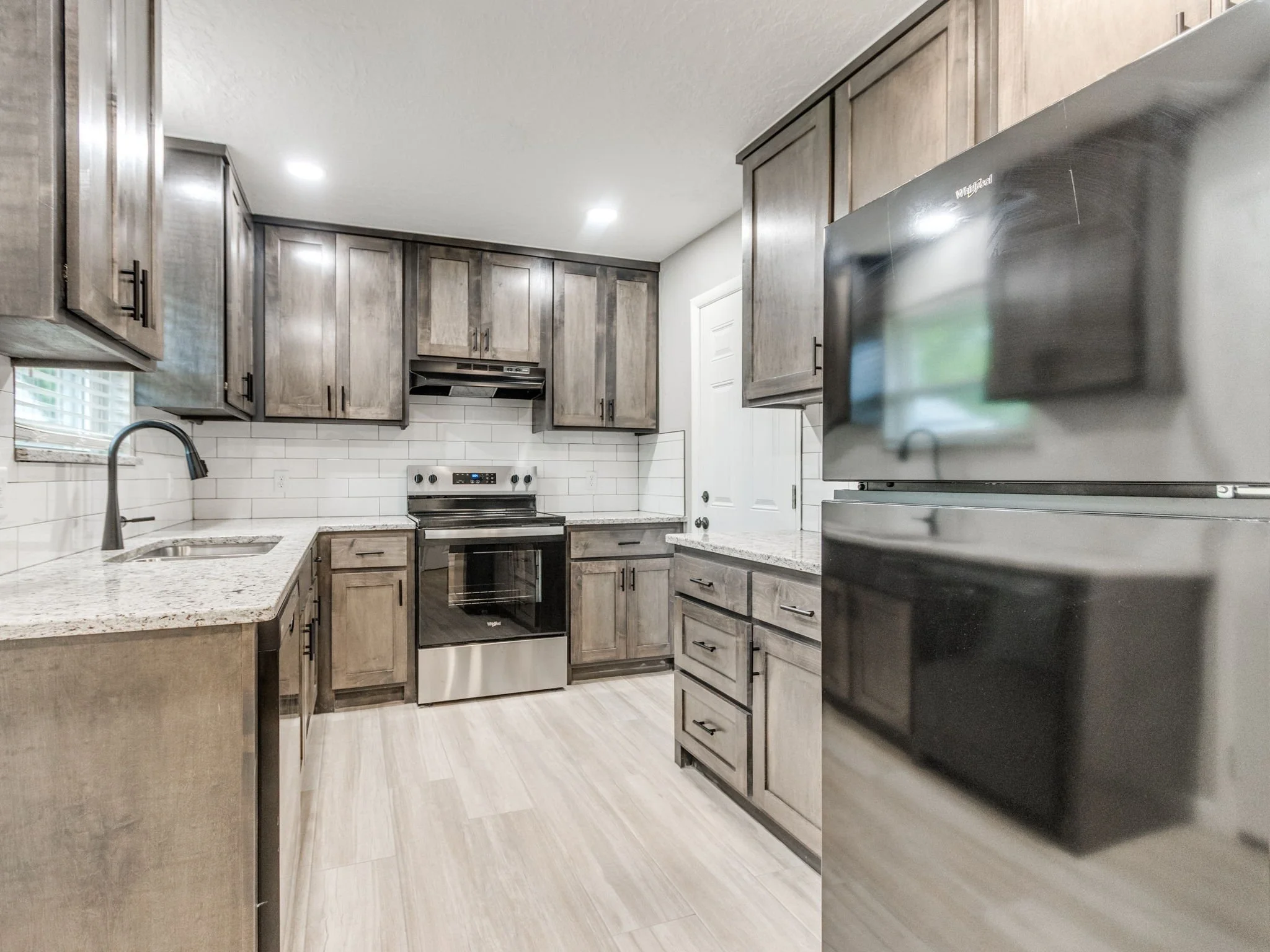 19-web-or-mls-1612 Cherry Stone St-19.jpg