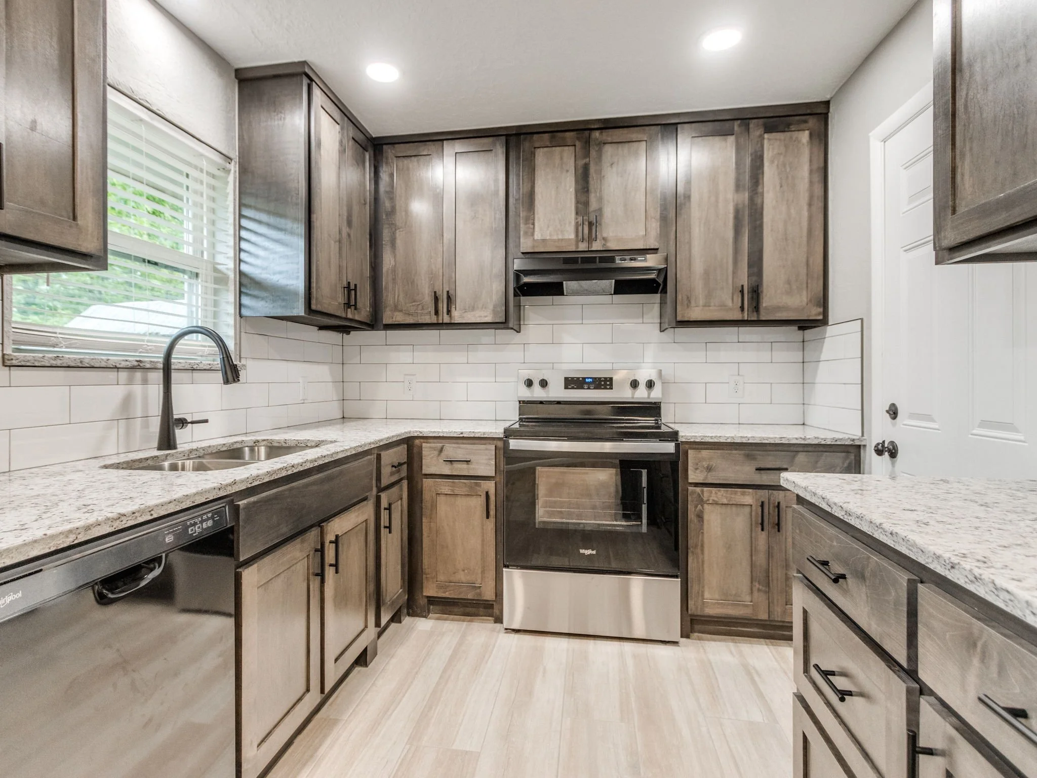 20-web-or-mls-1612 Cherry Stone St-20.jpg