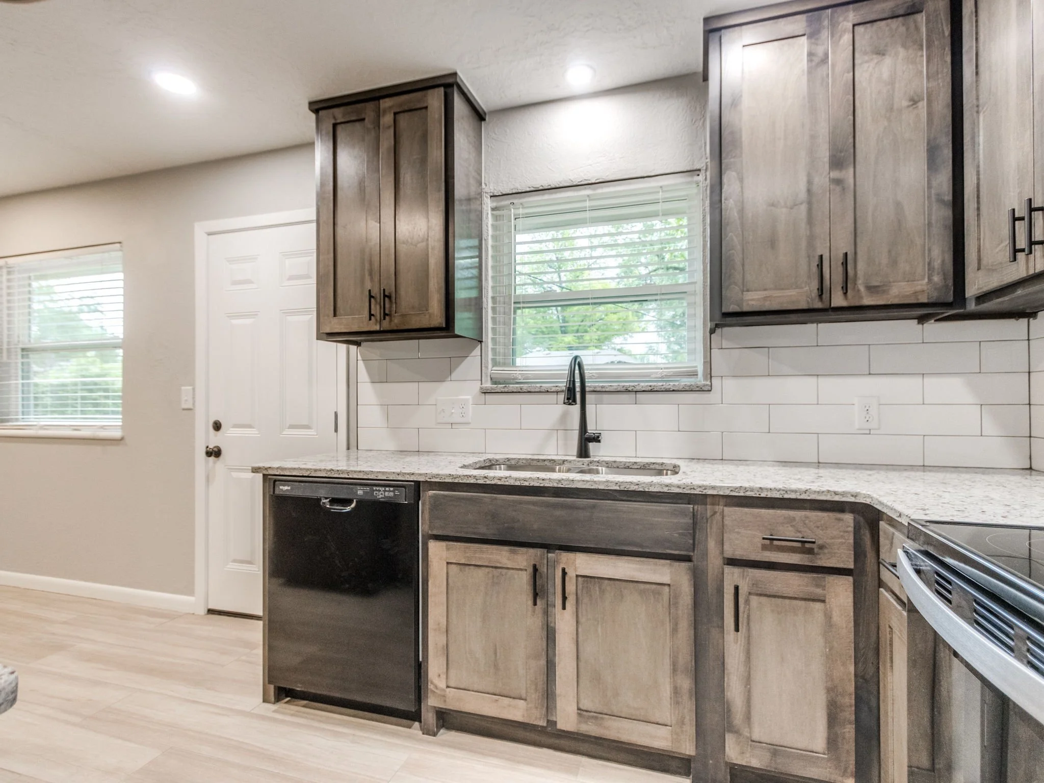 22-web-or-mls-1612 Cherry Stone St-22.jpg
