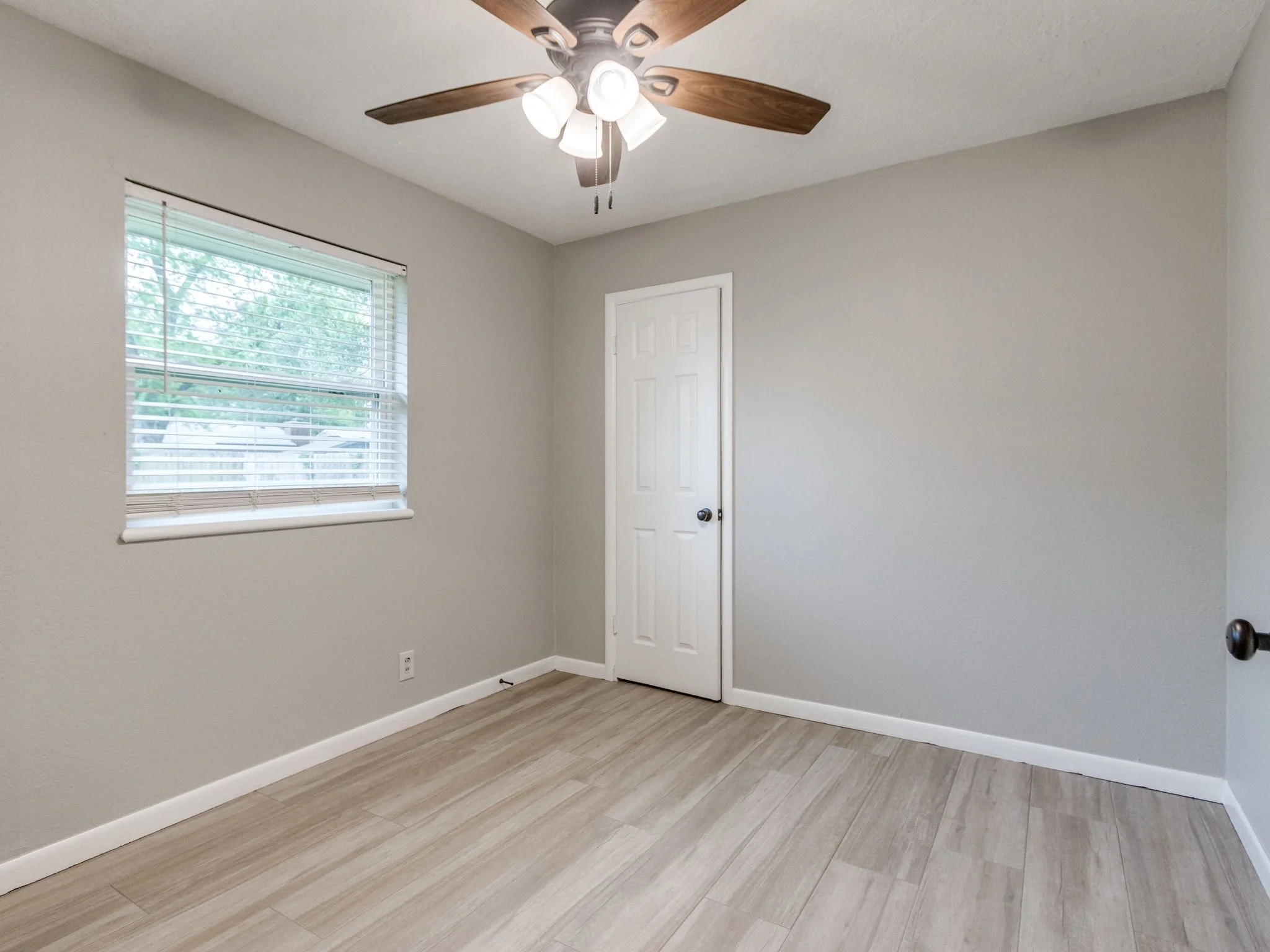 24-web-or-mls-1612 Cherry Stone St-24.jpg