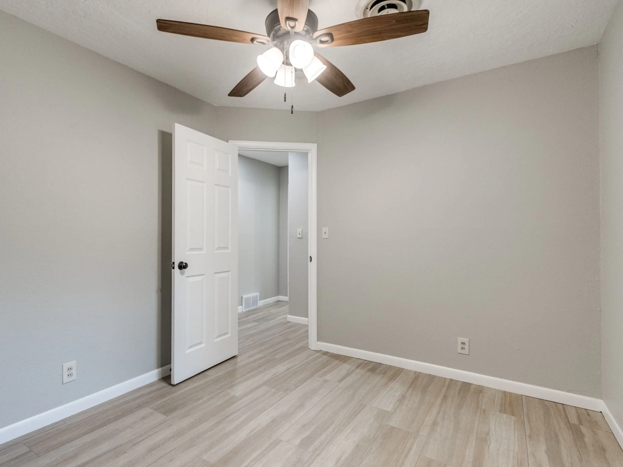 26-web-or-mls-1612 Cherry Stone St-26.jpg