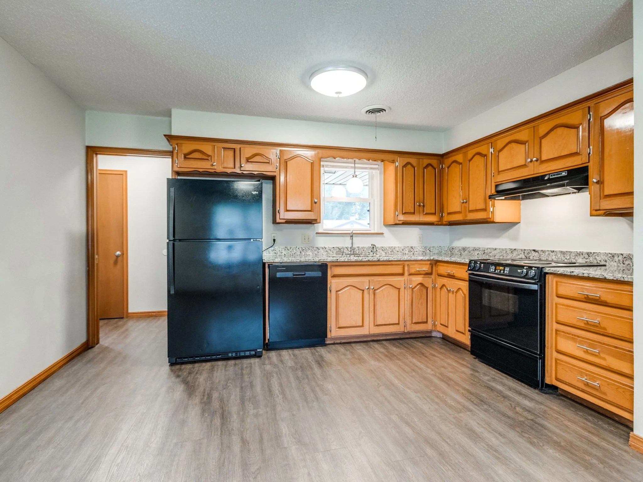 17-web-or-mls-1639 Westbrooke Terrace-17.jpg