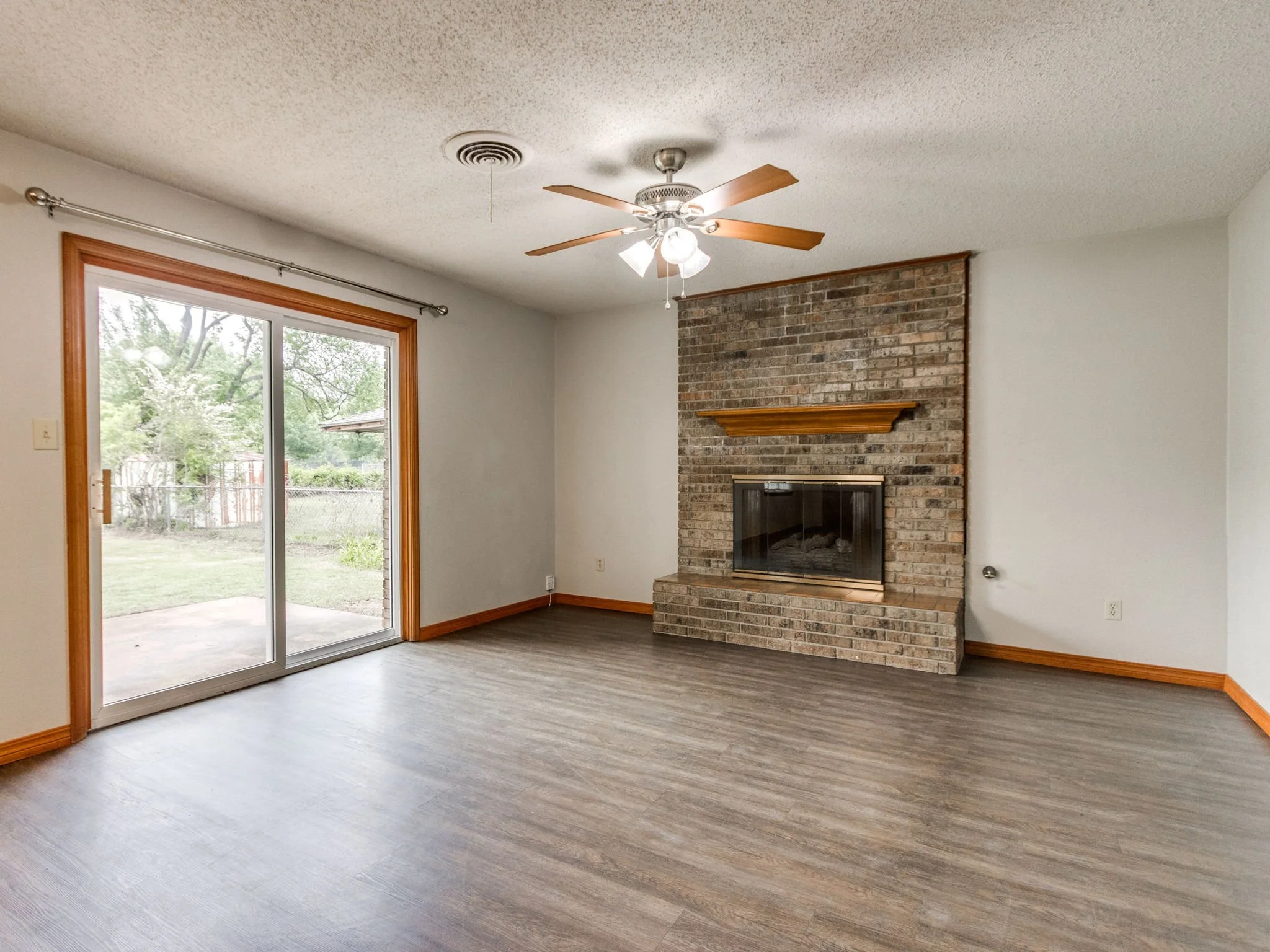 27-web-or-mls-1639 Westbrooke Terrace-27.jpg