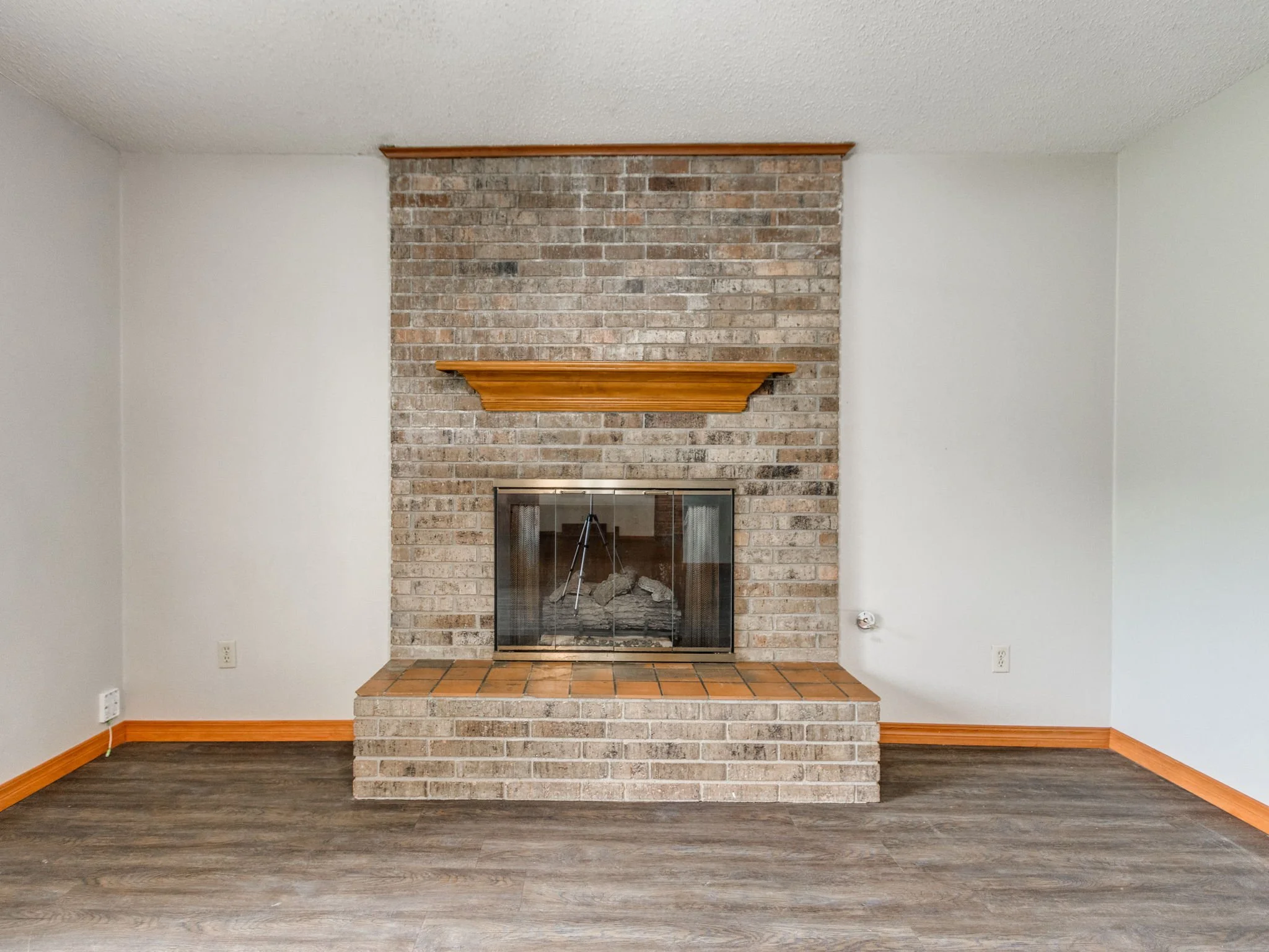 30-web-or-mls-1639 Westbrooke Terrace-30.jpg