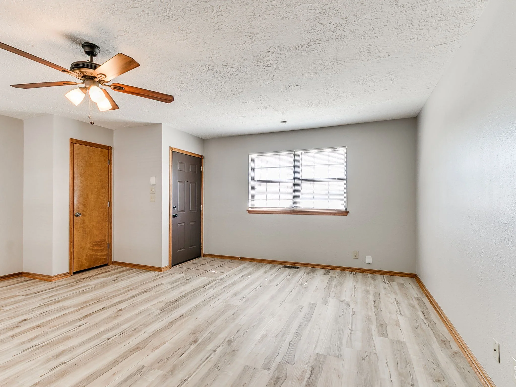 8-web-or-mls-1200 N Crawford Ave-9.jpg