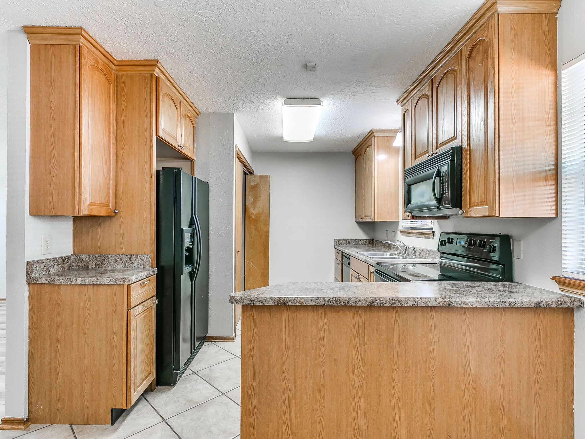 16-web-or-mls-1200 N Crawford Ave-17.jpg