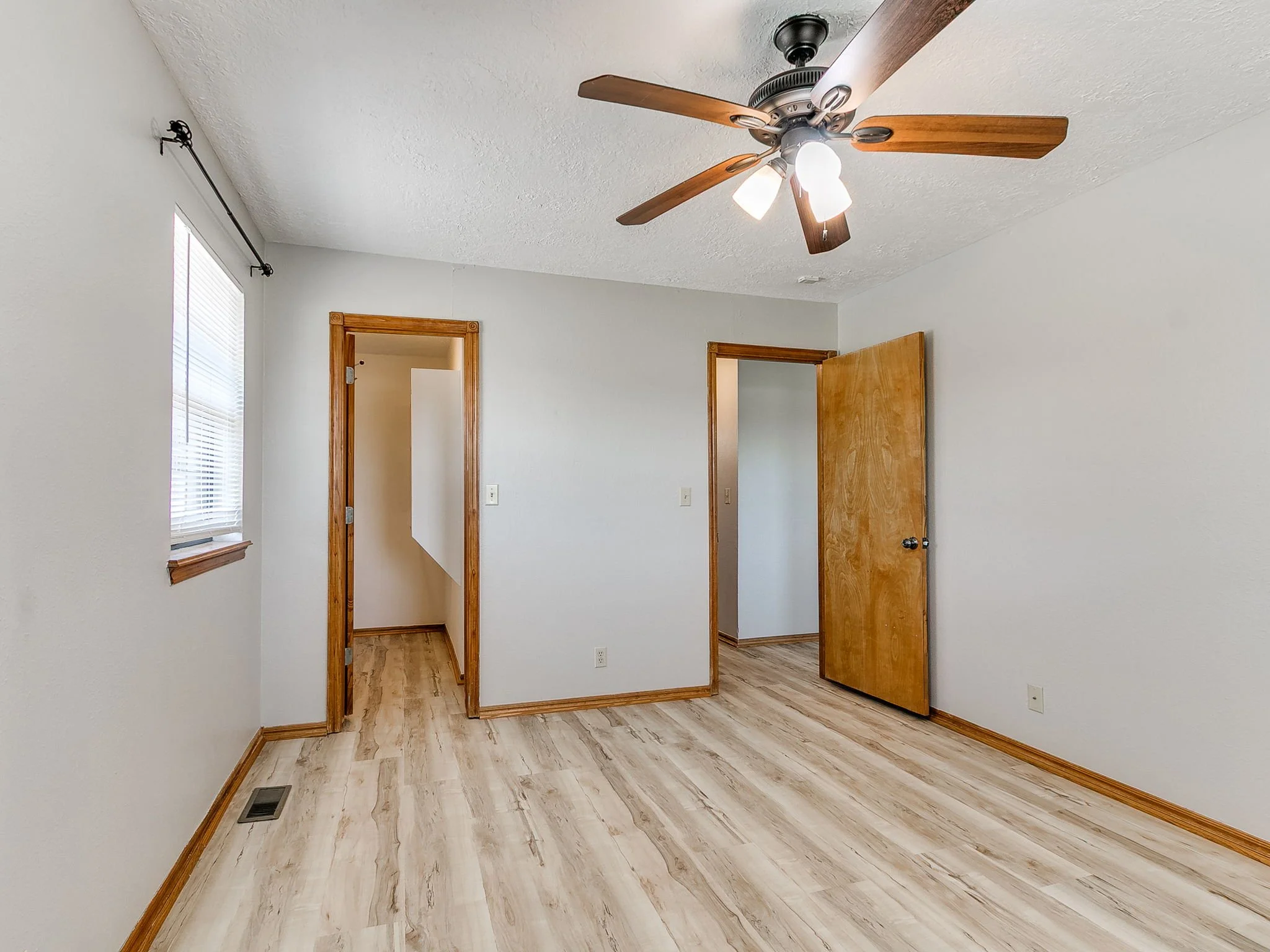 27-web-or-mls-1200 N Crawford Ave-28.jpg