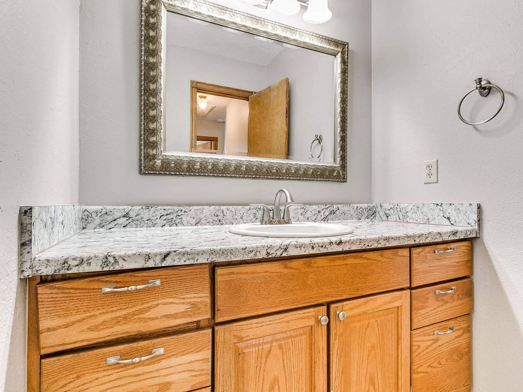 36-web-or-mls-1200 N Crawford Ave-37.jpg