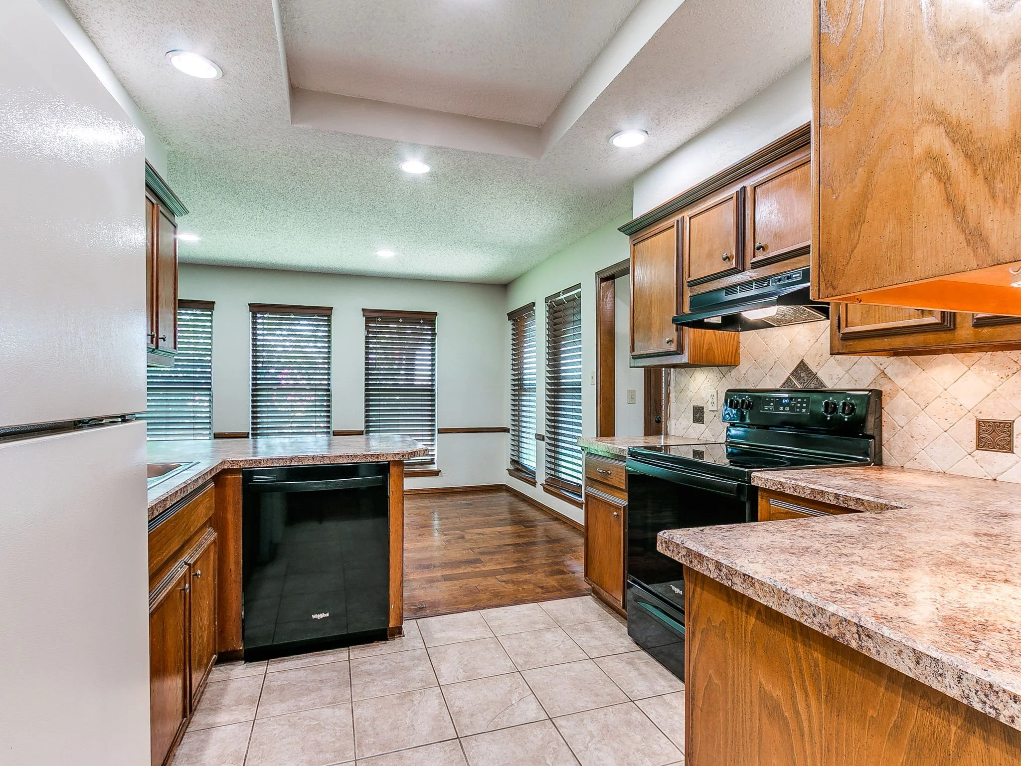 36-web-or-mls-4721 Persimmon Ct-37.jpg