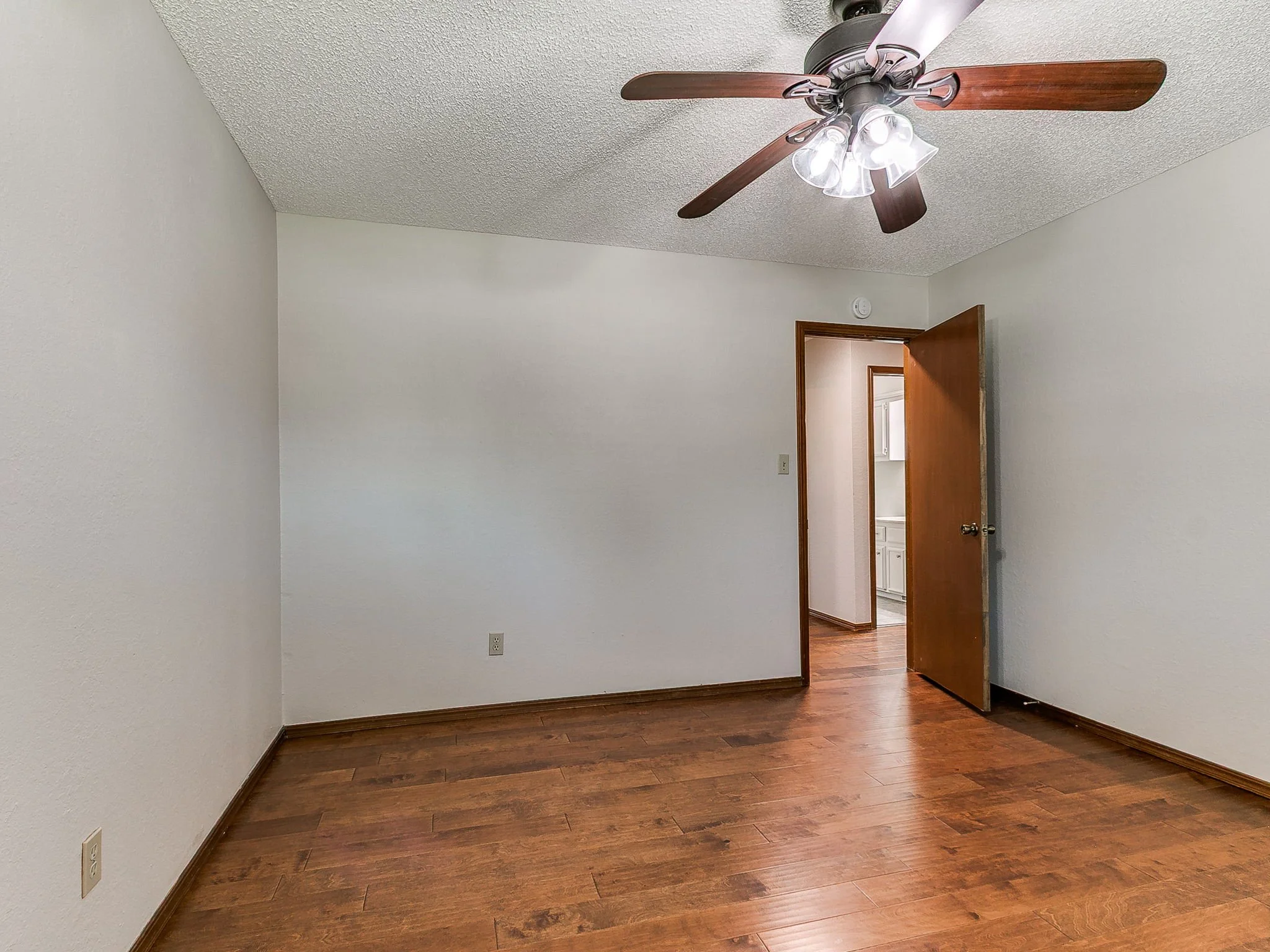 46-web-or-mls-4721 Persimmon Ct-47.jpg