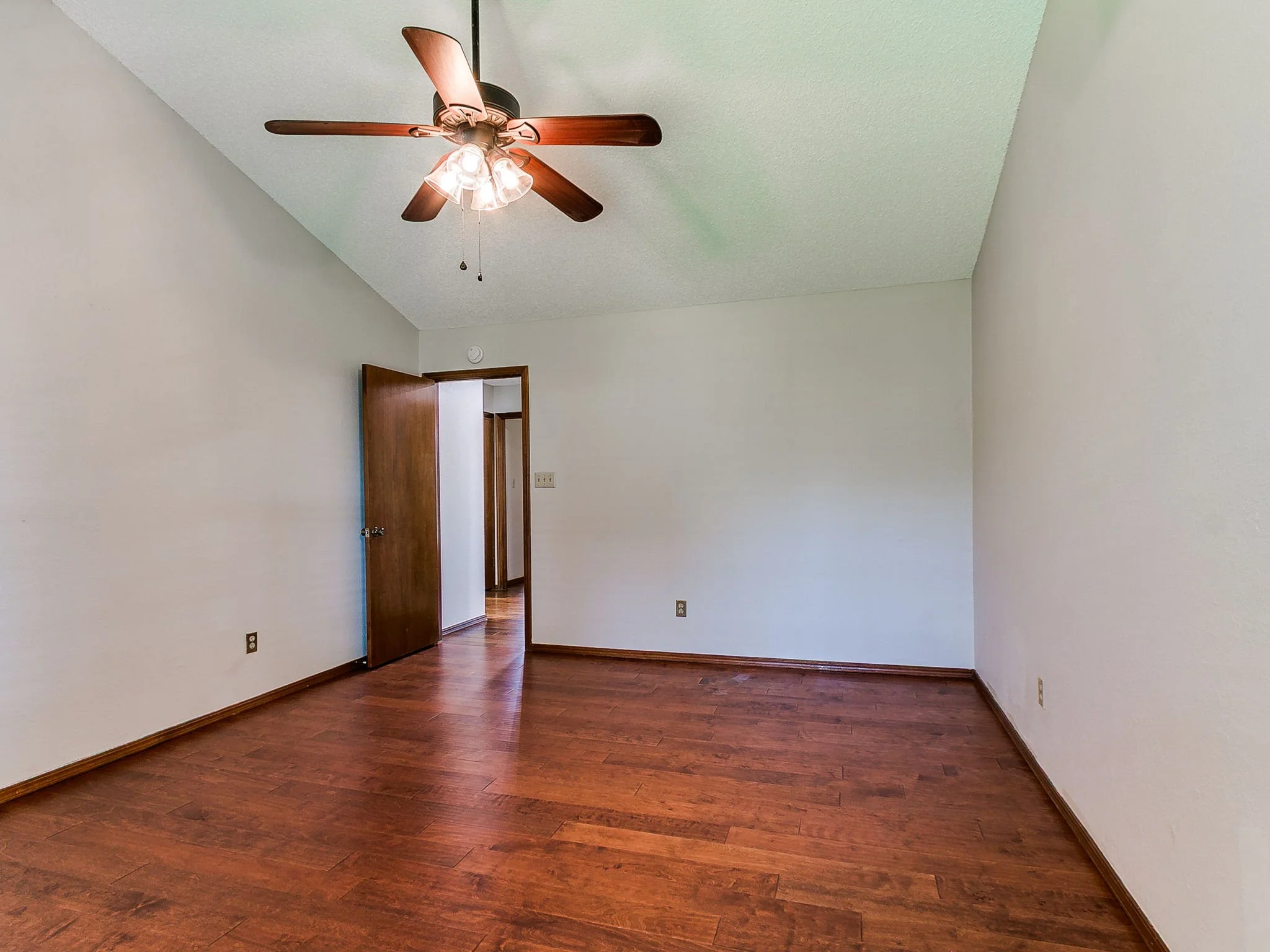 51-web-or-mls-4721 Persimmon Ct-52.jpg