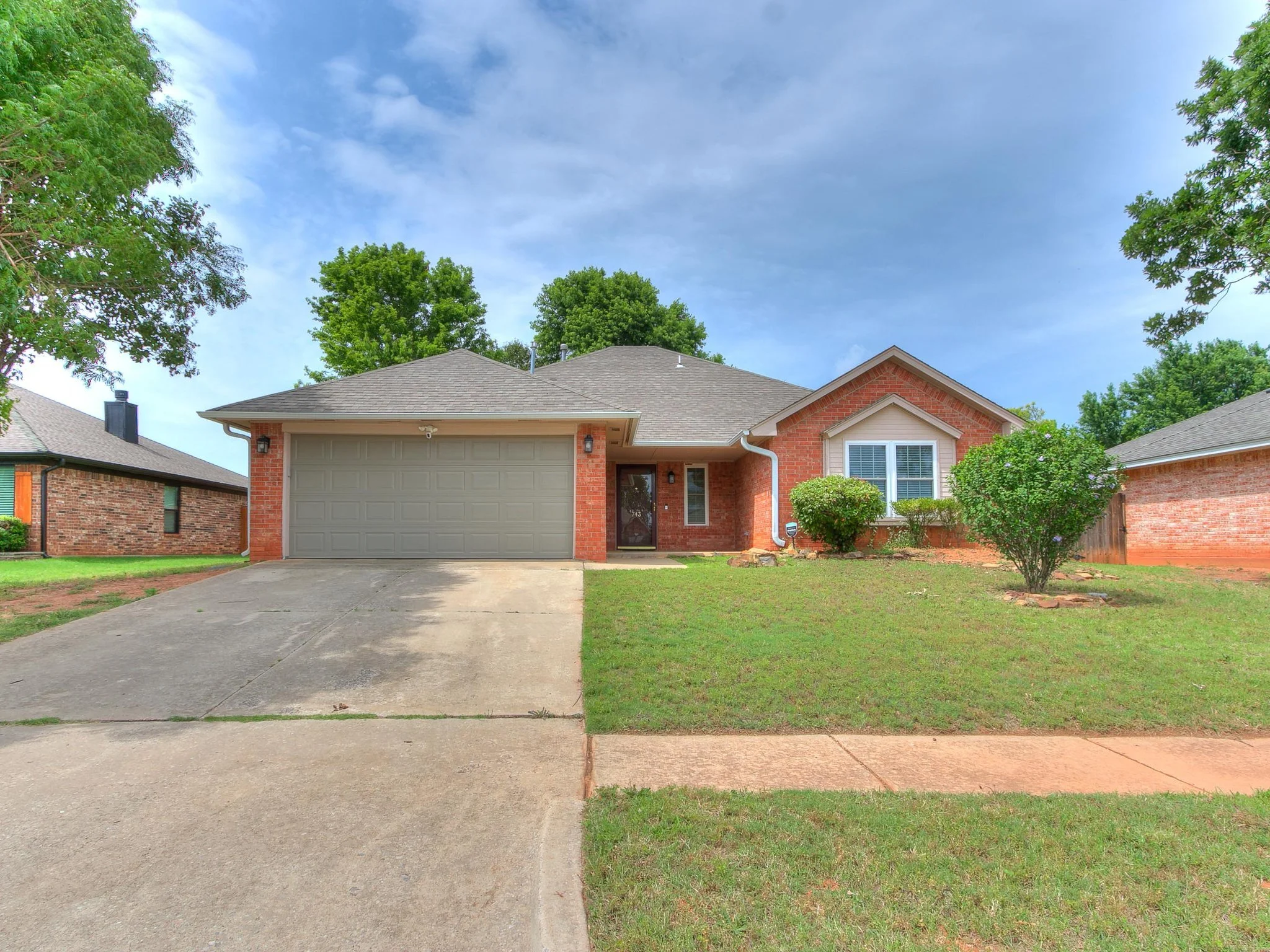1-web-or-mls-713 Night Hawk Dr-7.jpg