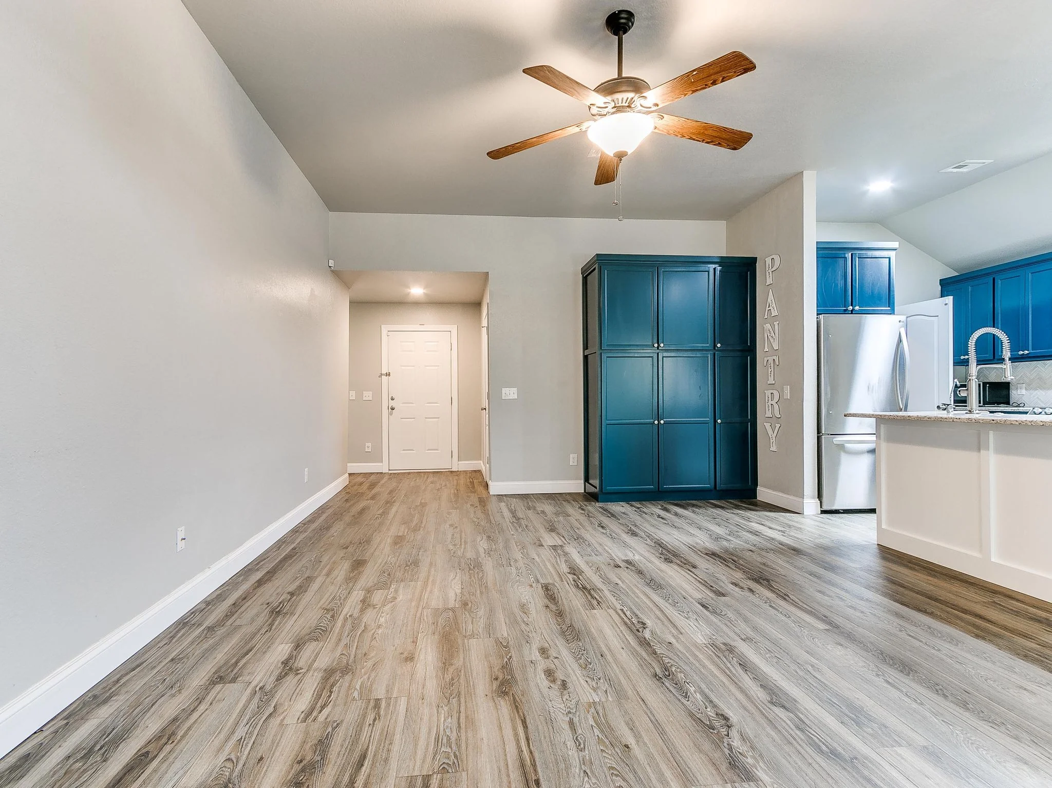 22-web-or-mls-713 Night Hawk Dr-23.jpg