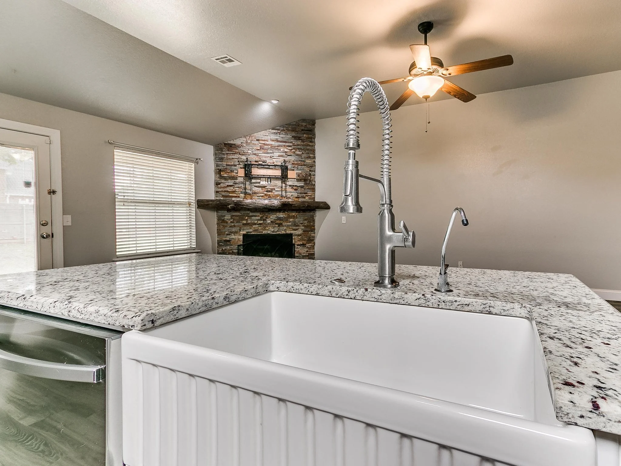 31-web-or-mls-713 Night Hawk Dr-32.jpg