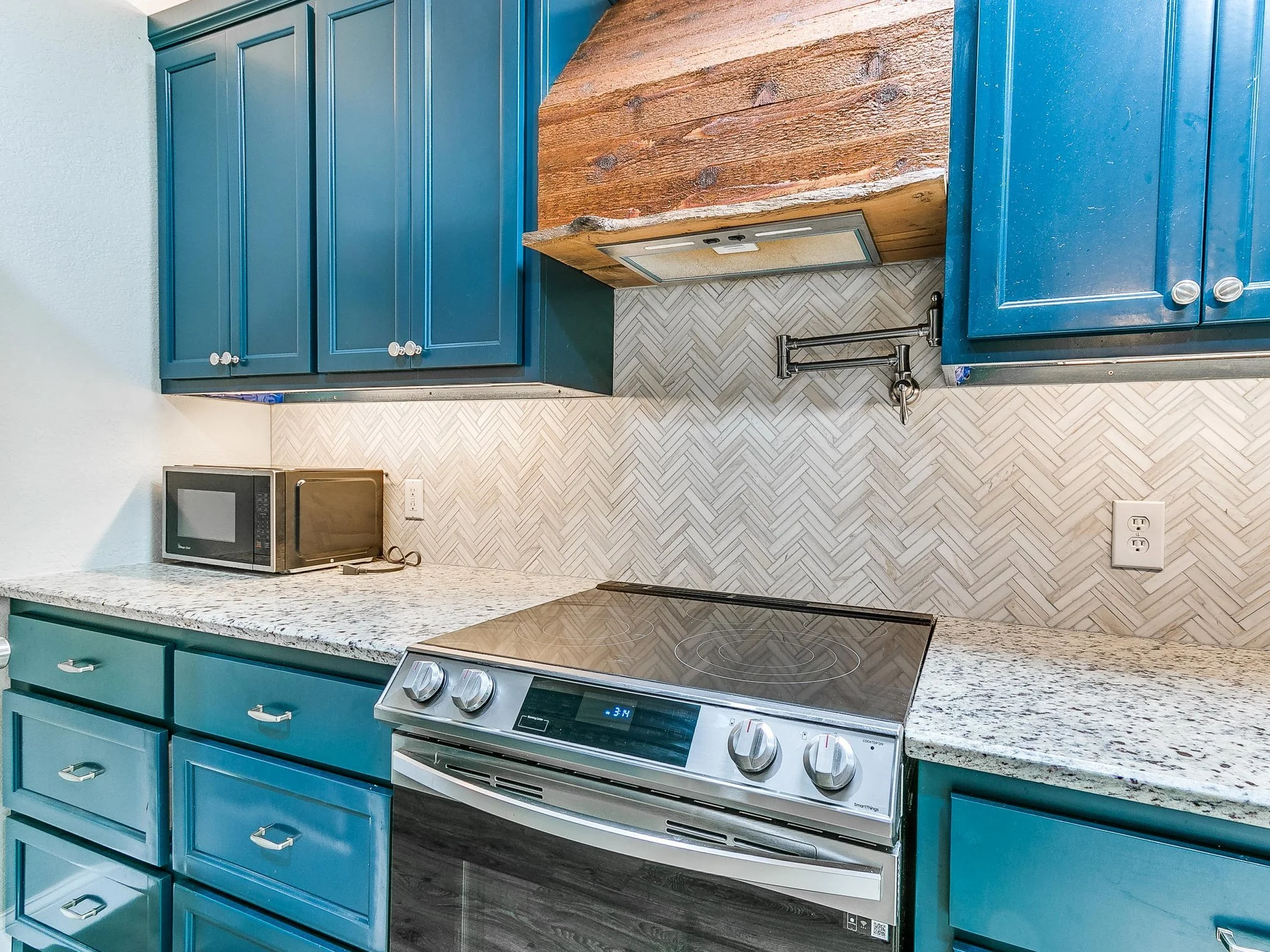 30-web-or-mls-713 Night Hawk Dr-31.jpg