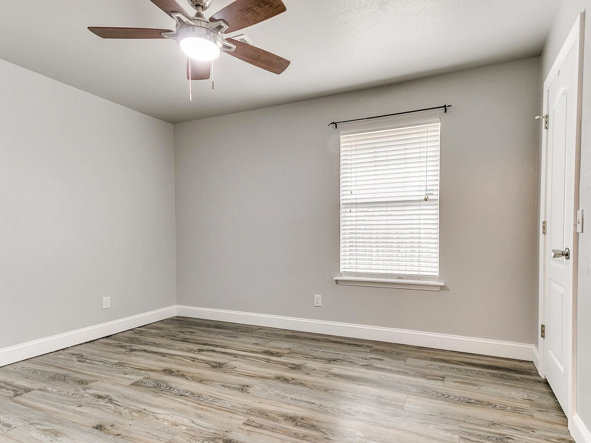 40-web-or-mls-713 Night Hawk Dr-41.jpg