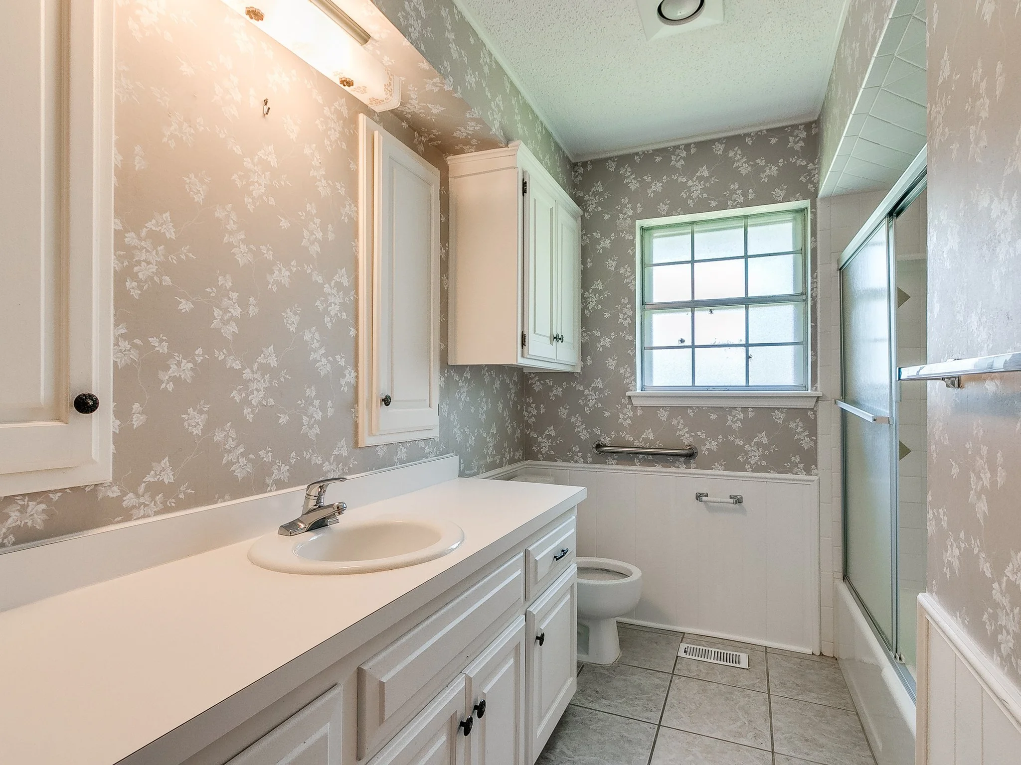 19-web-or-mls-2608 Linden Ave-19.jpg