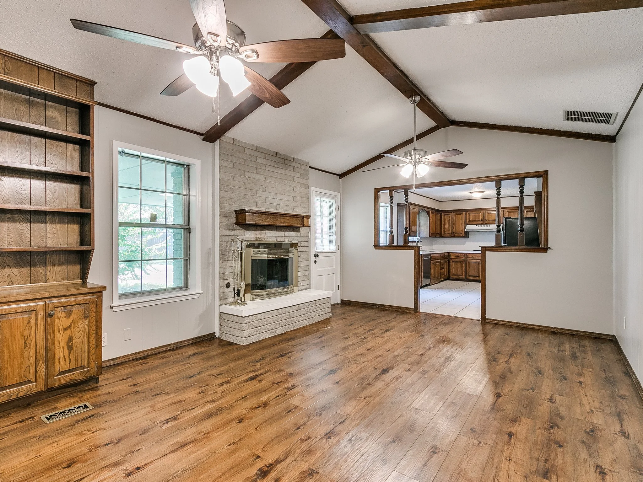 42-web-or-mls-2608 Linden Ave-42.jpg