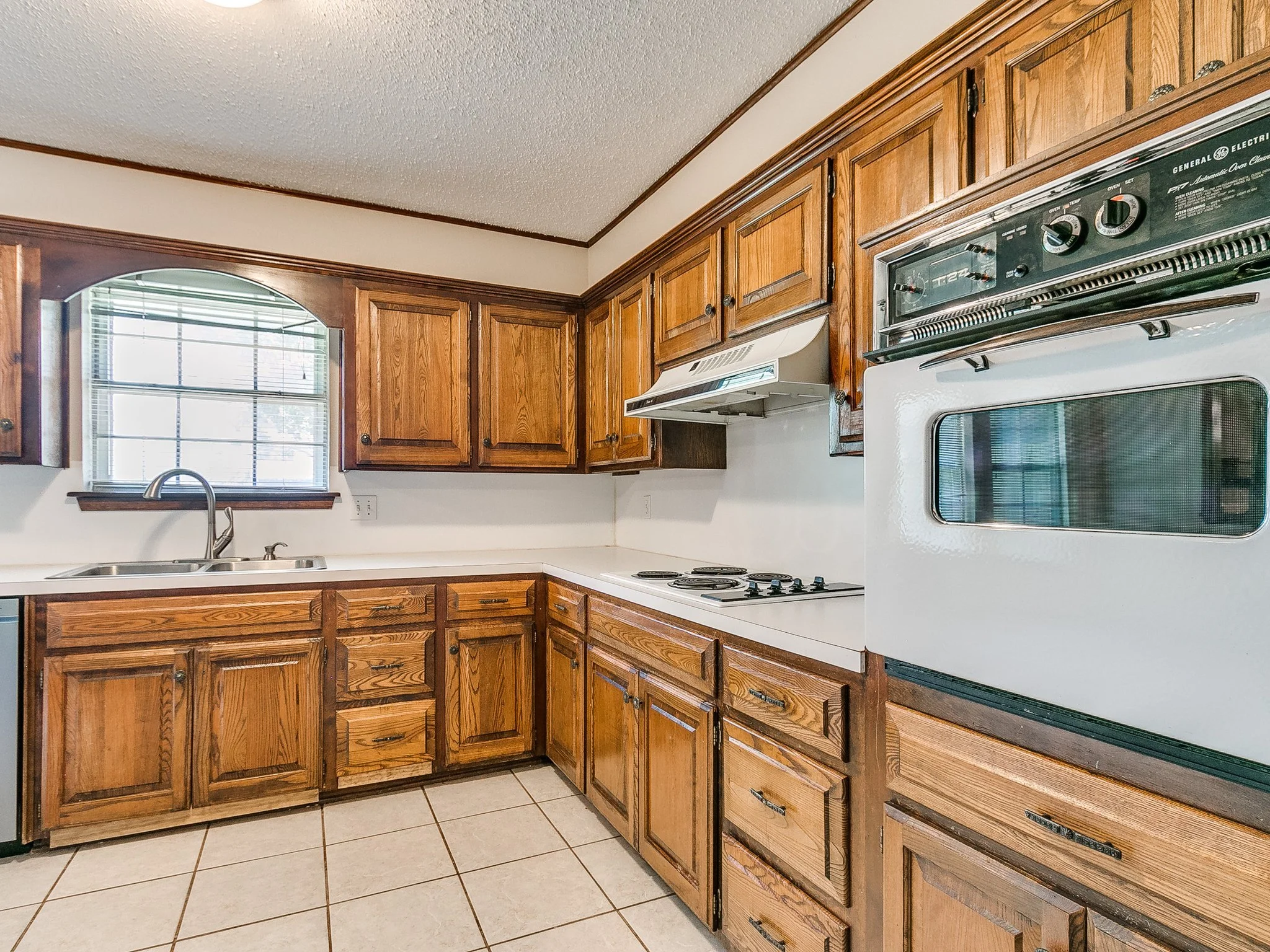 54-web-or-mls-2608 Linden Ave-54.jpg