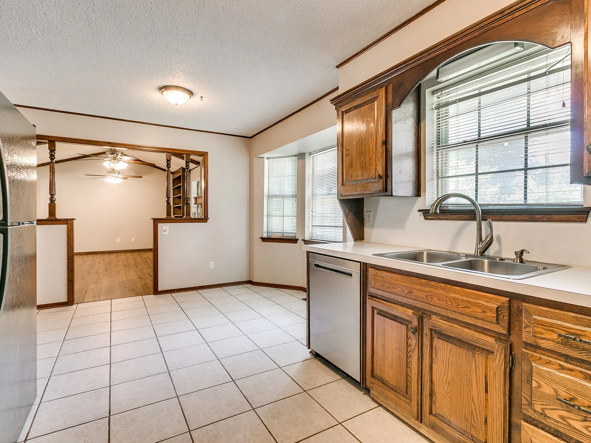 56-web-or-mls-2608 Linden Ave-56.jpg