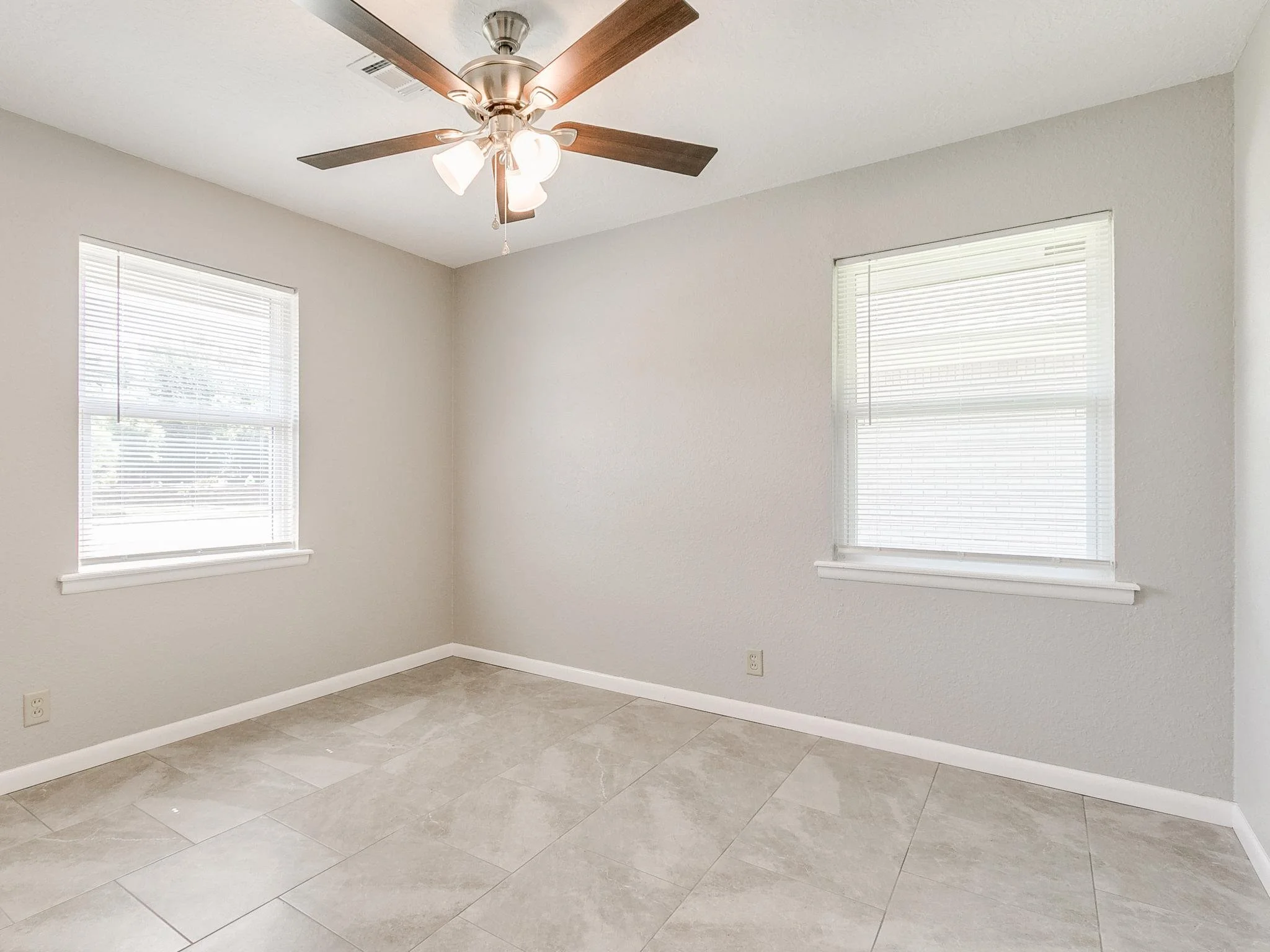 1620 Chautaqua Ave-24.jpg