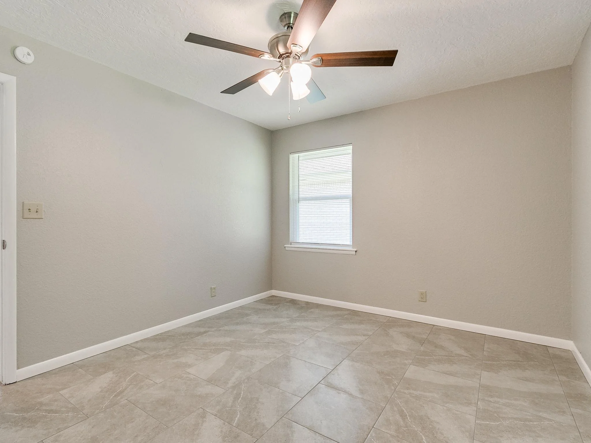 1620 Chautaqua Ave-28.jpg