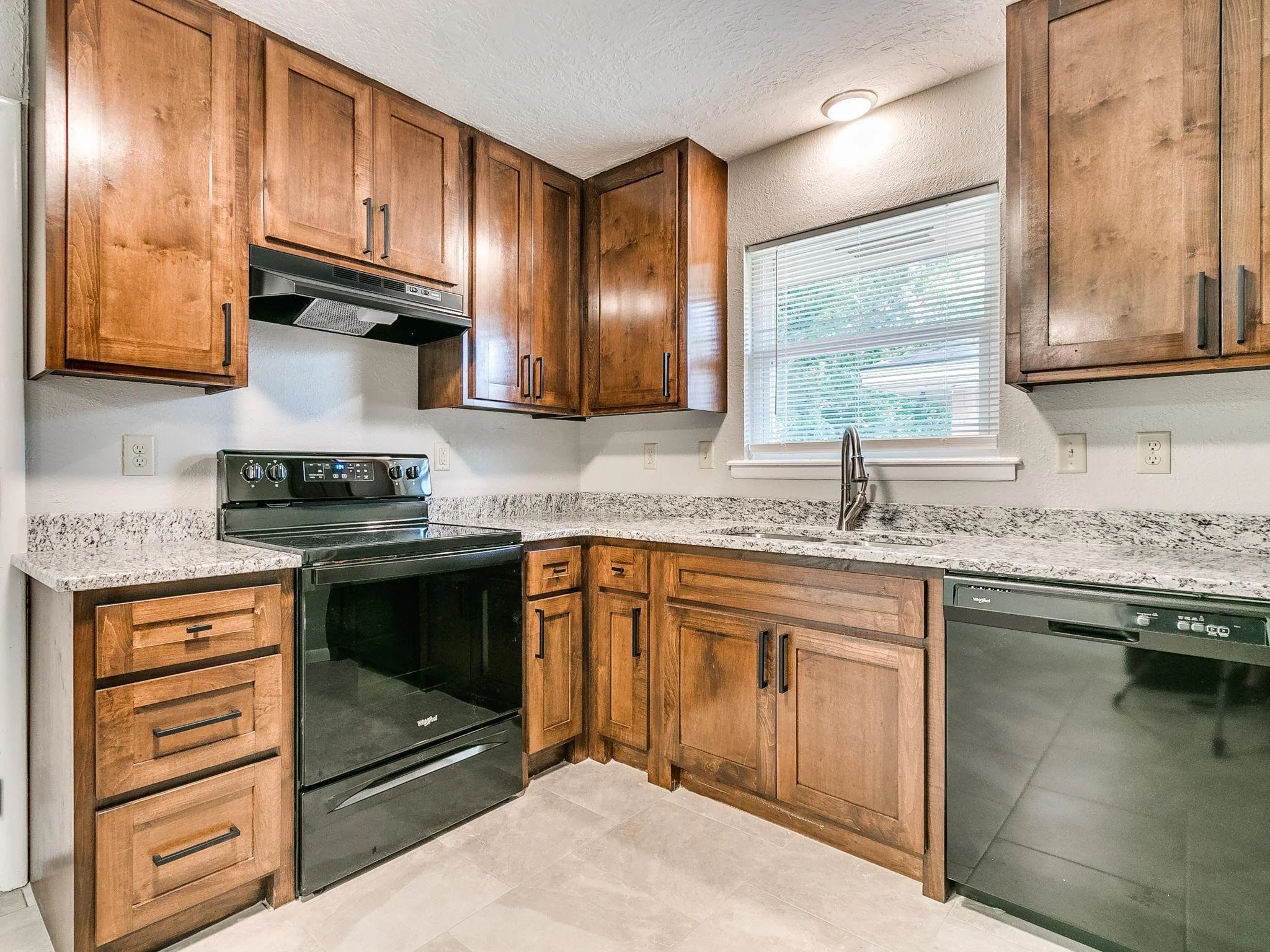 1620 Chautaqua Ave-43.jpg