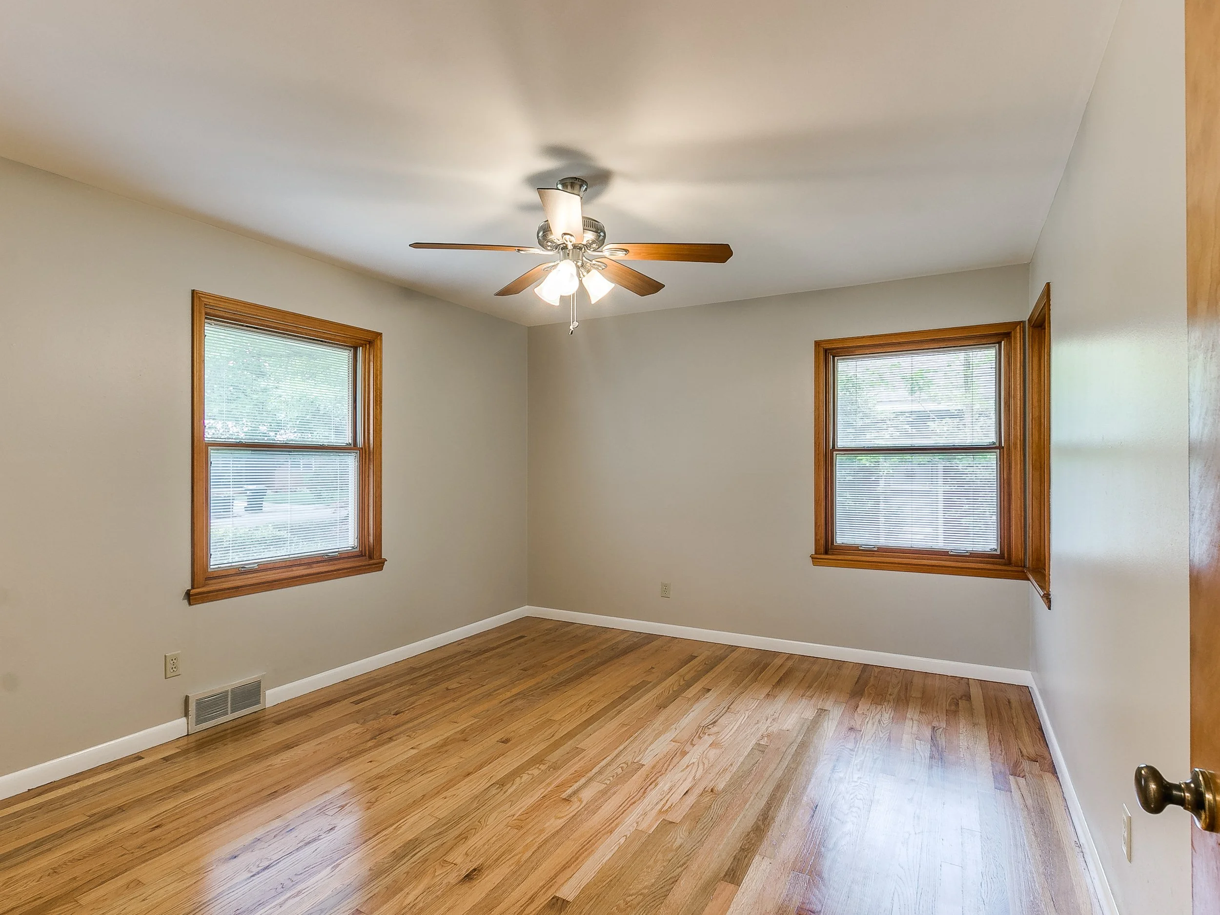1214 Cruce St-24.jpg