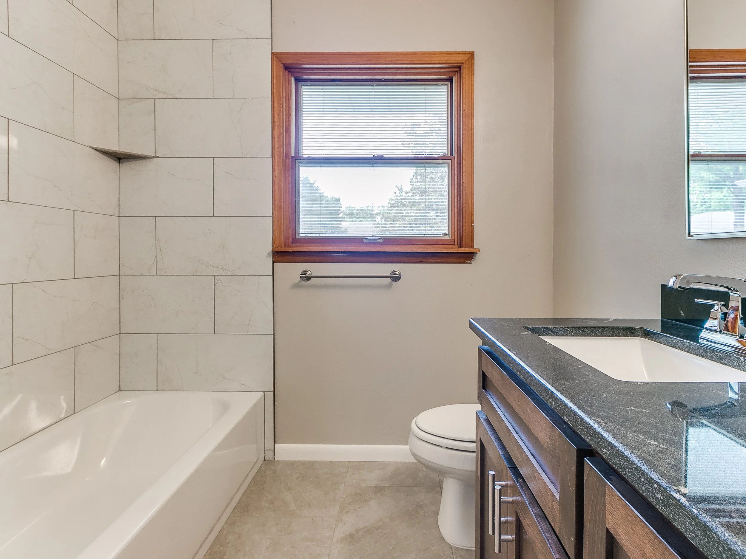 1214 Cruce St-33.jpg