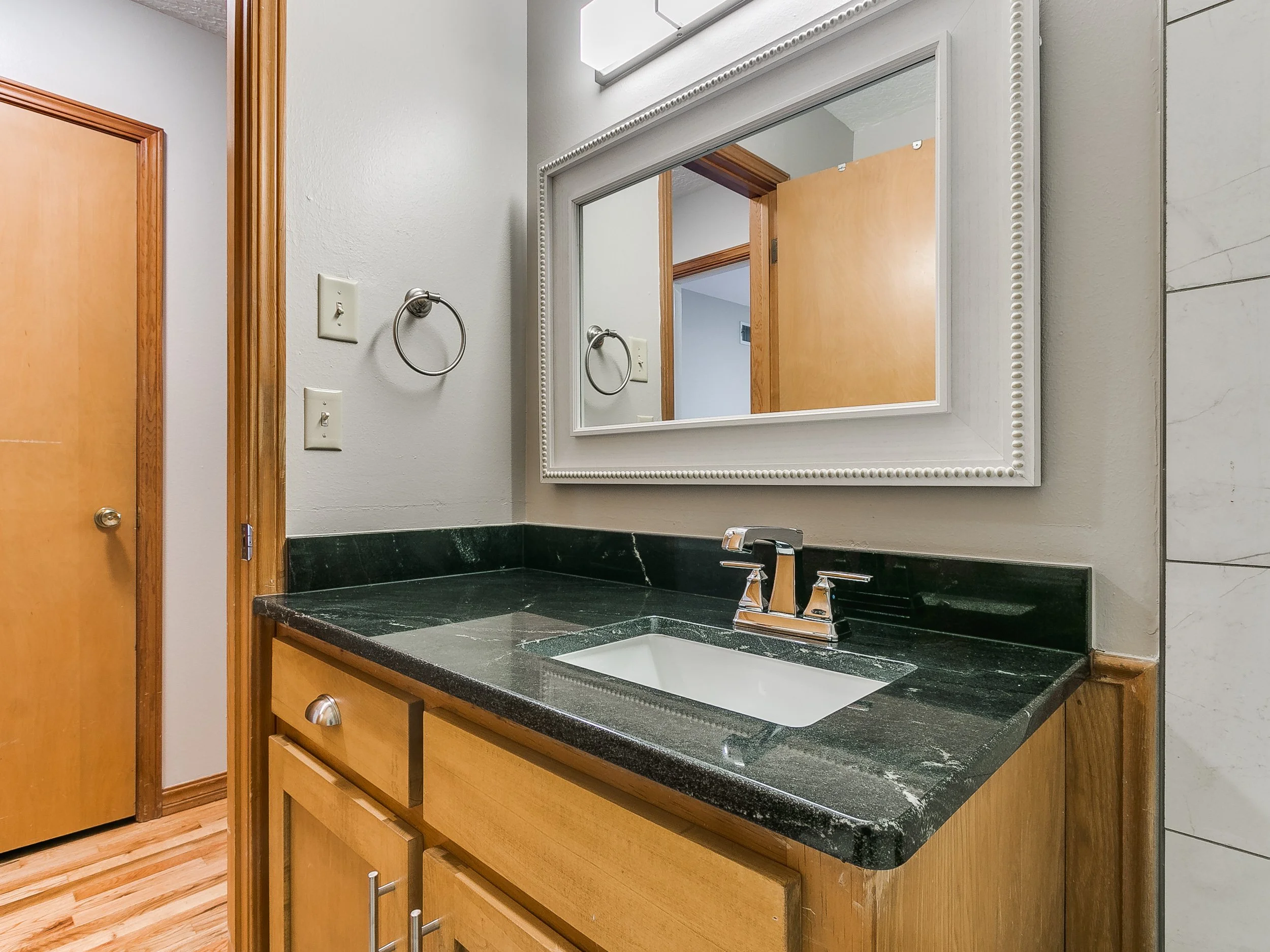 1214 Cruce St-48.jpg