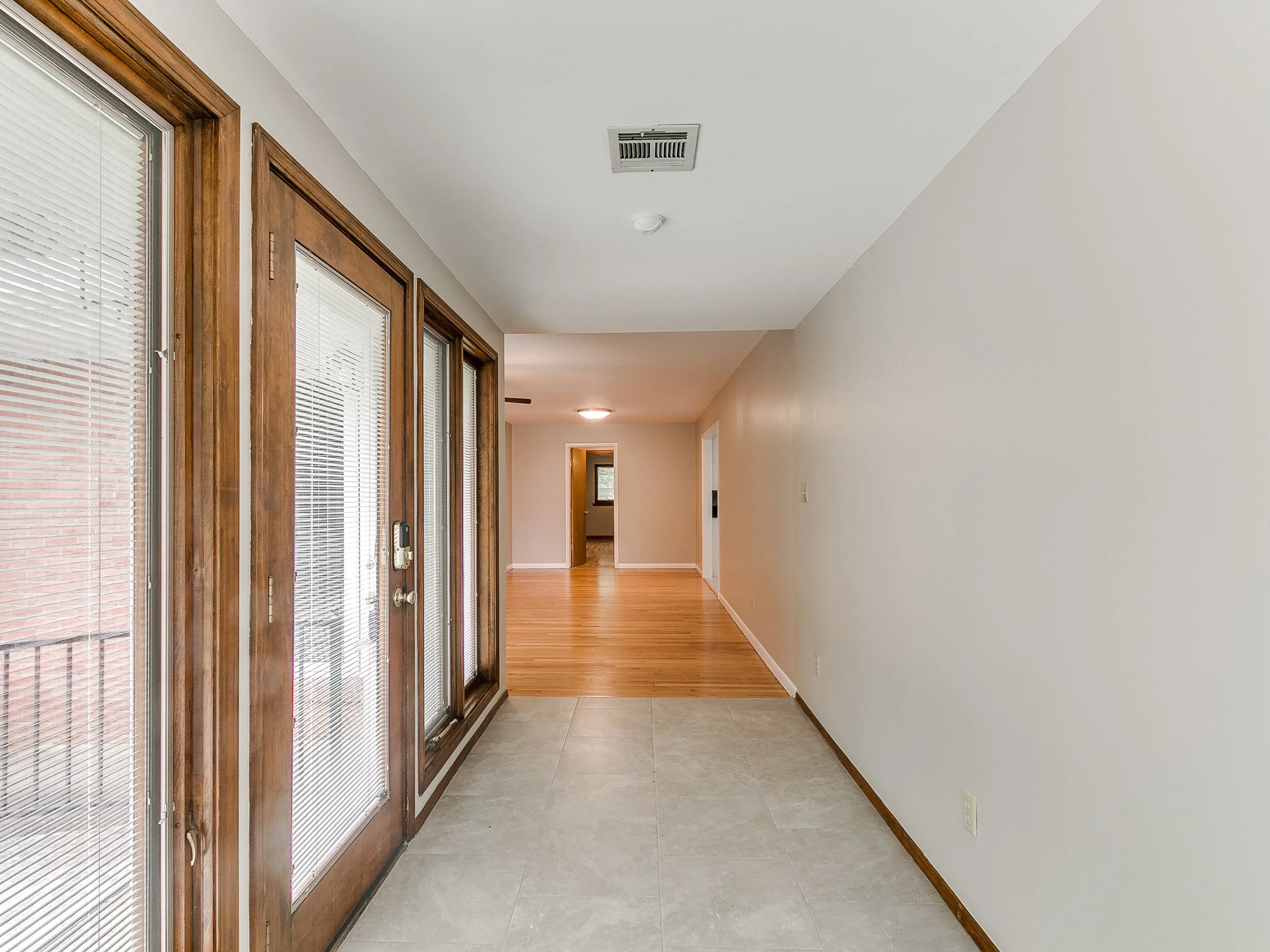 1214 Cruce St-51.jpg