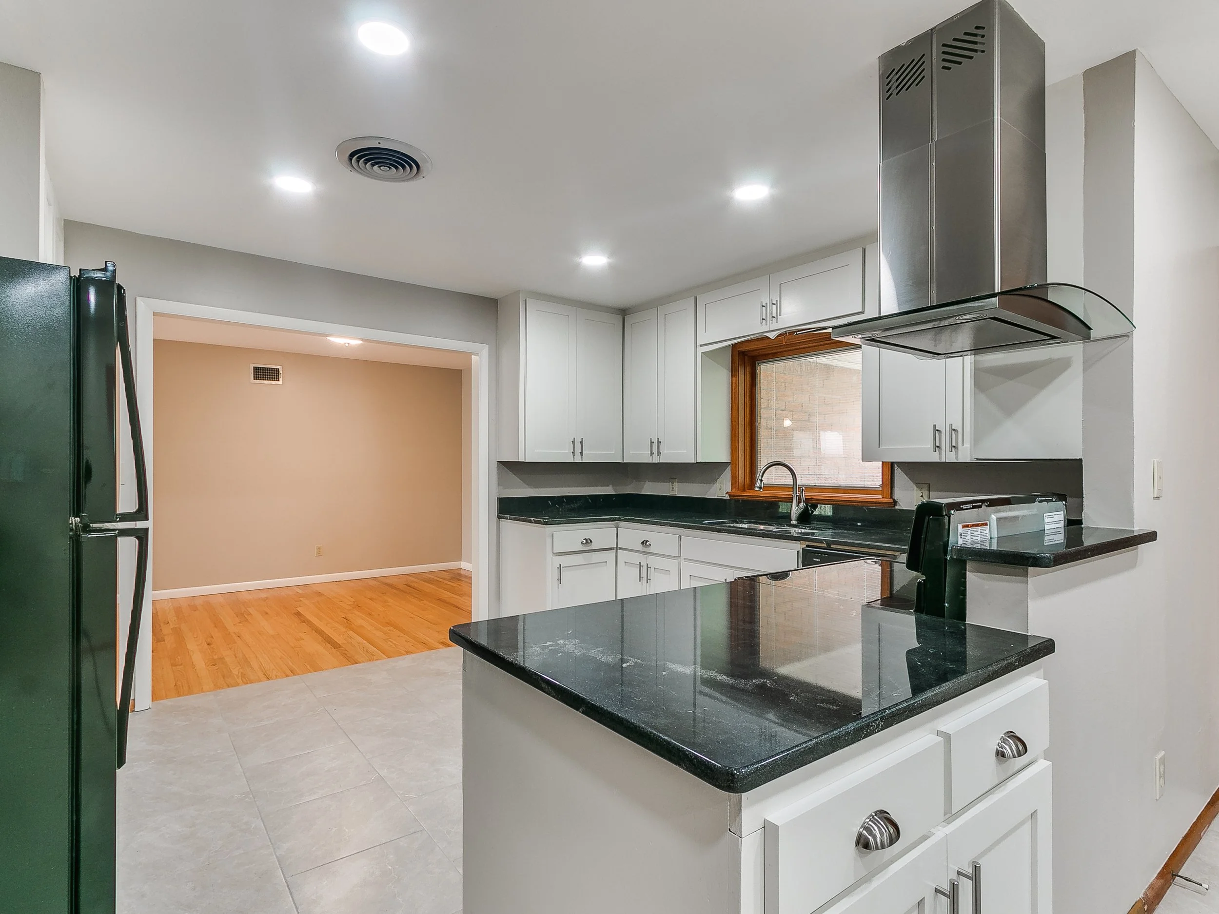 1214 Cruce St-57.jpg