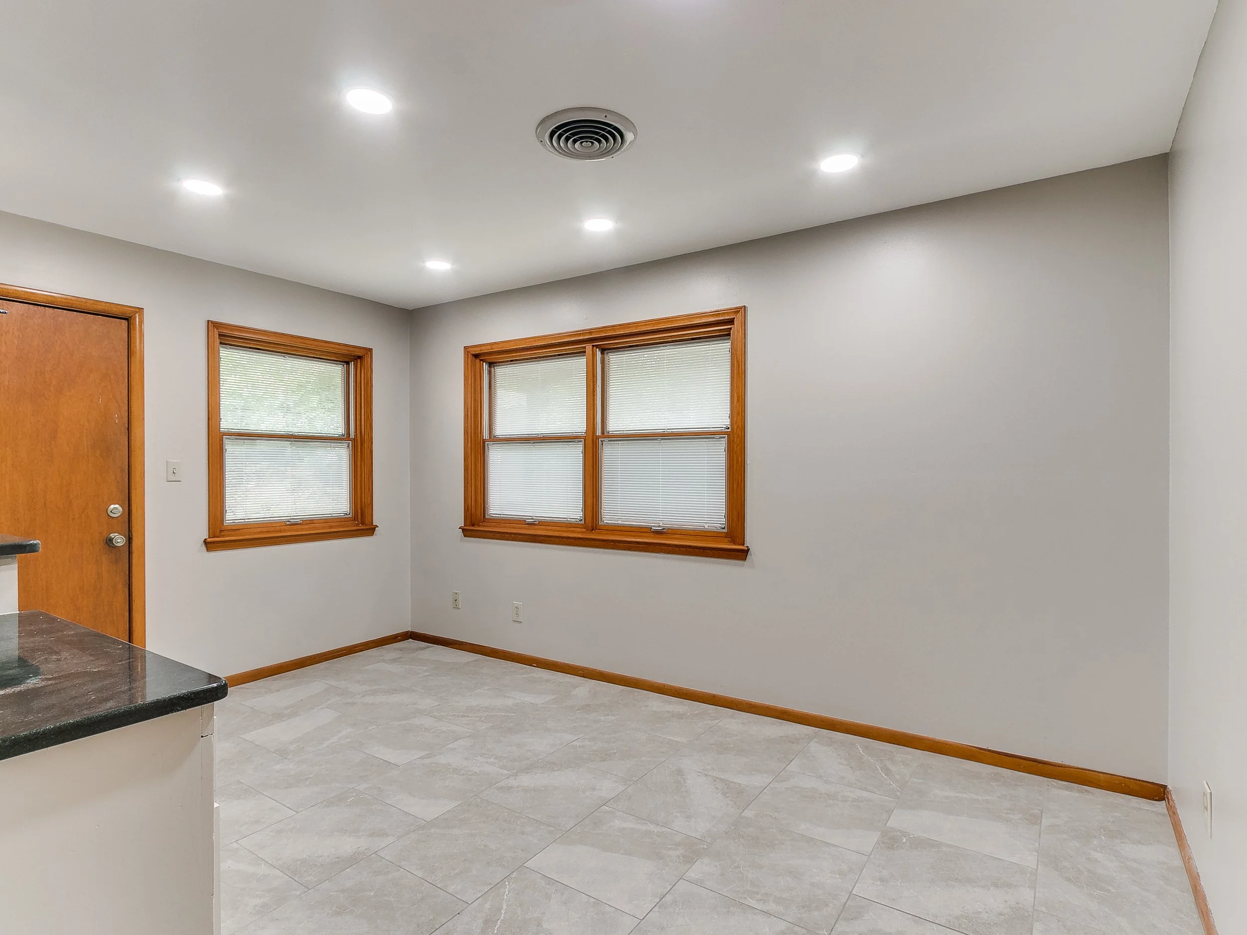 1214 Cruce St-62.jpg