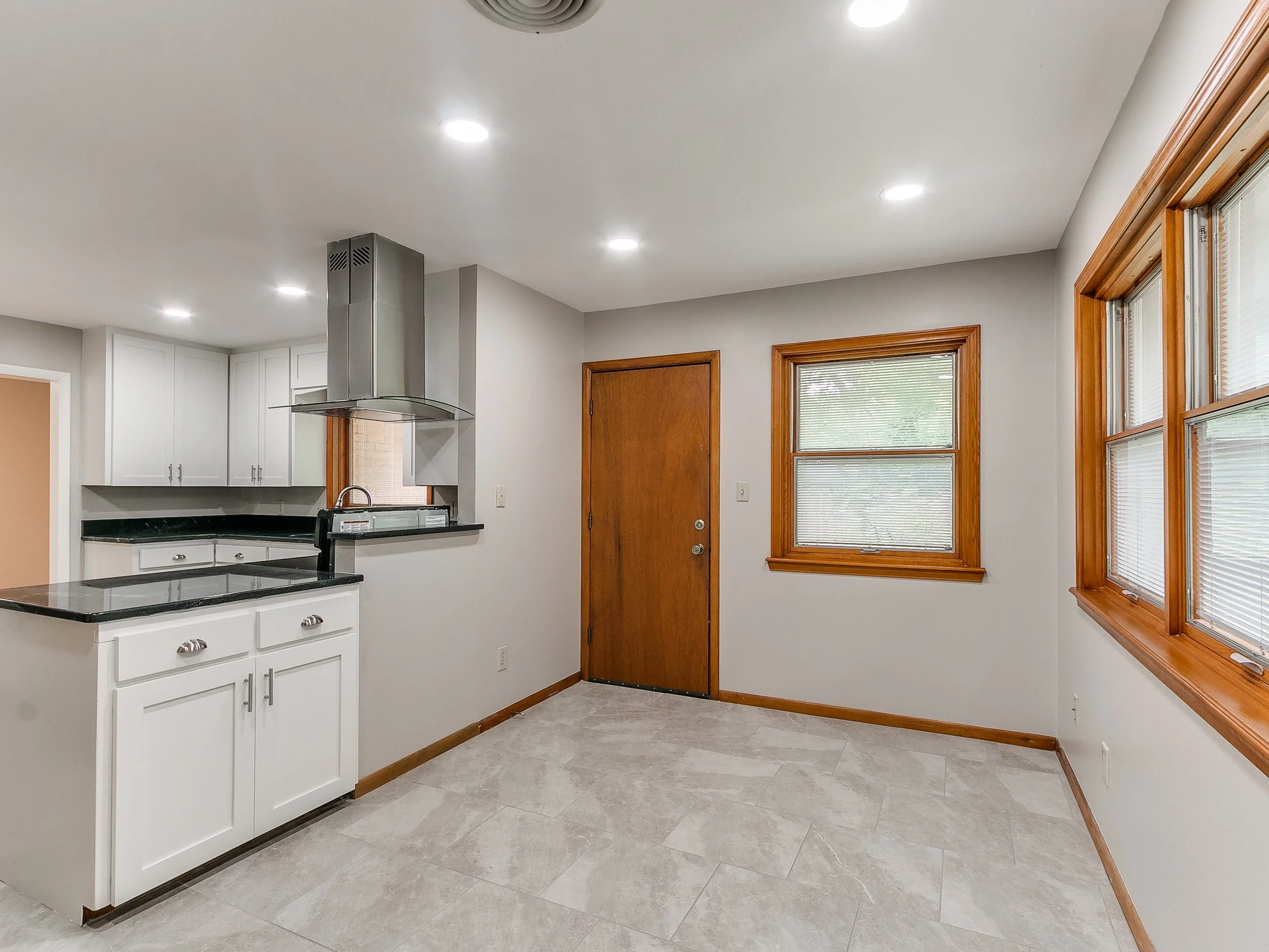 1214 Cruce St-63.jpg