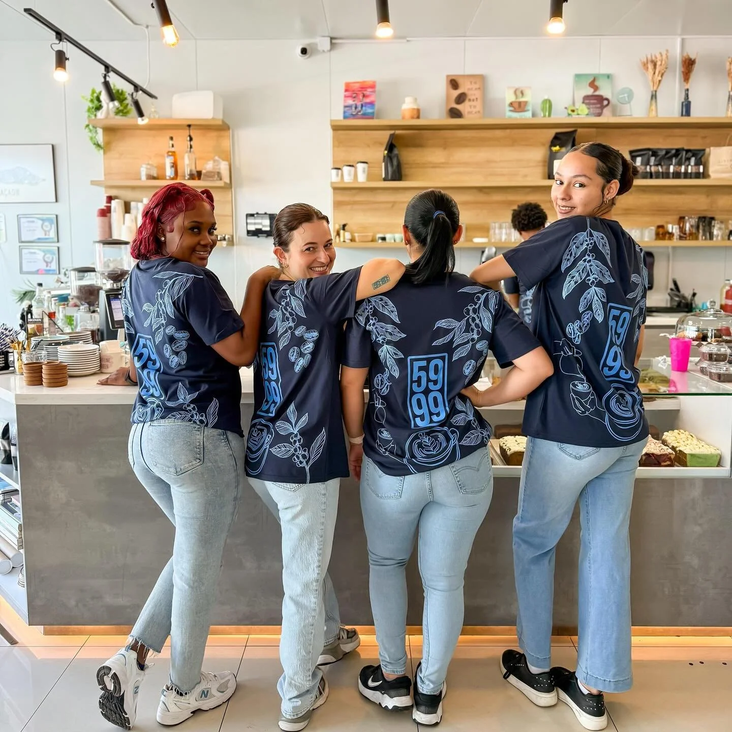 Squad goals: caffeinated ☕🇨🇼💙💛 Felis dia di Kòrsou 🎉