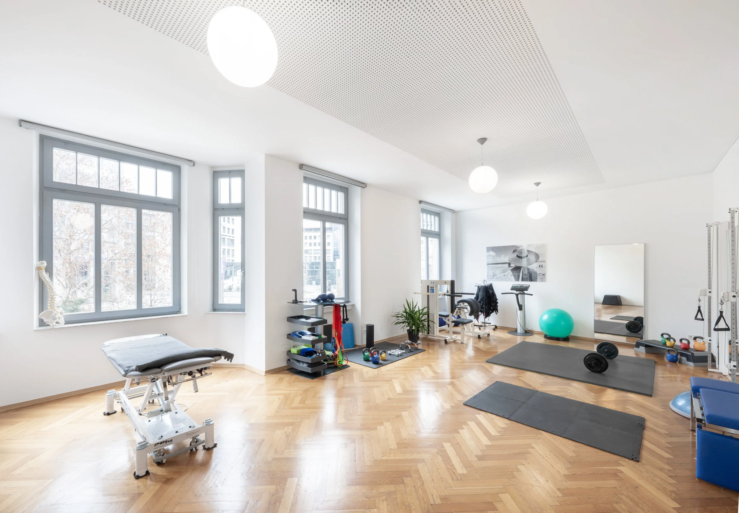 Trainingsbereich für Physiotherapie und Sportkurse im Therapiezentrum Kirchner Stuttgart