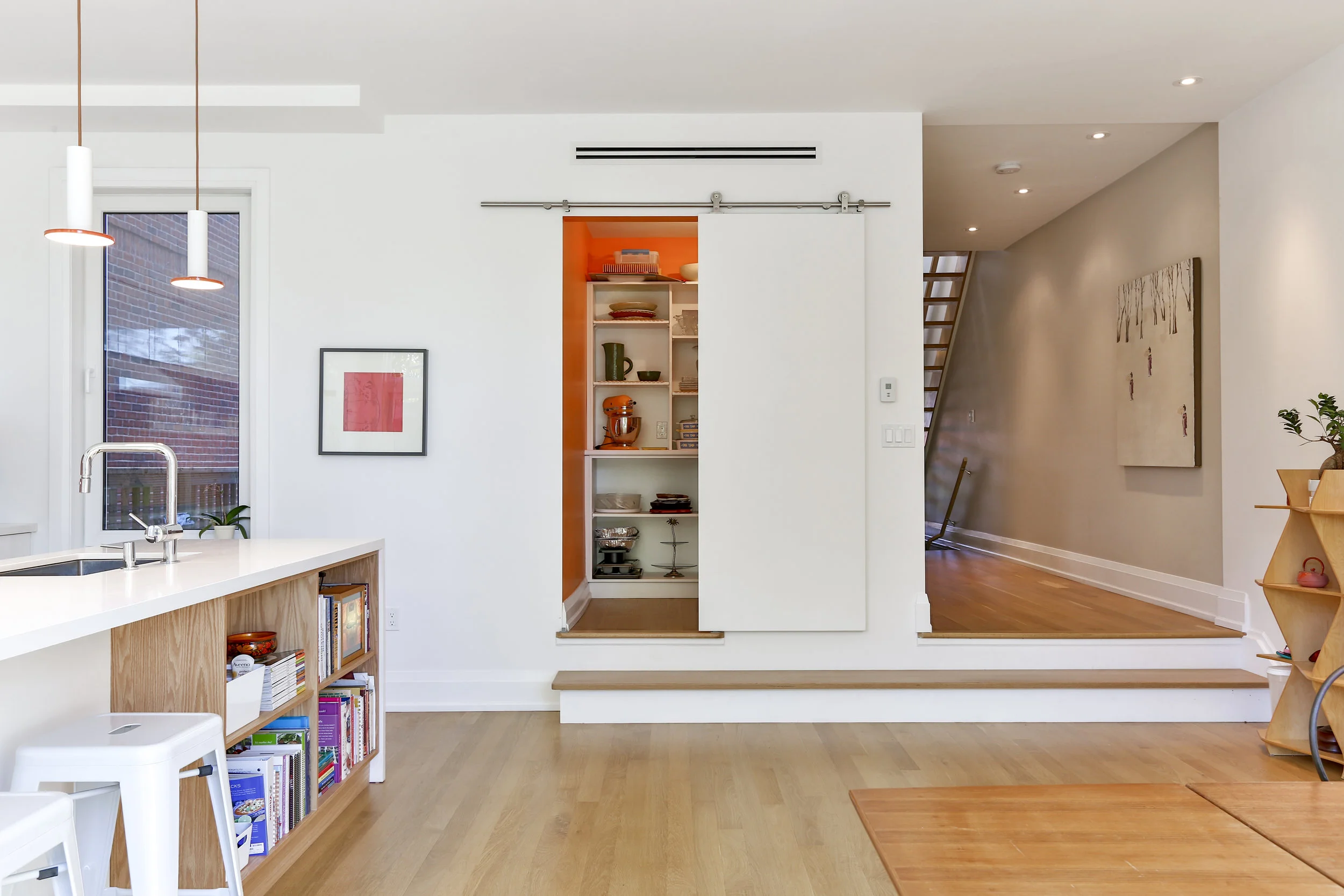 30-155HamptonAve.jpg