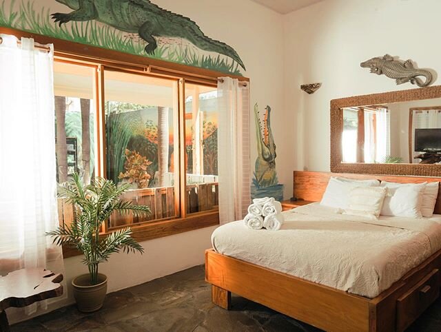 &ldquo;Crocodile Room&rdquo;- one of our 8 bedrooms. Located inside the main villa. All of our rooms are complete with A/C ,wifi , LCD flat screen TVs, cable &amp; black out curtains .
.
.
.
.
.

#costarica #puravida #jaco #jacobeach #lossuenos #punt