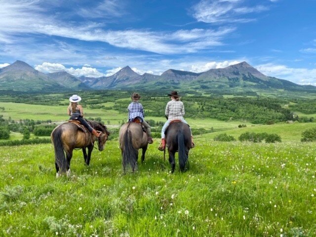 Yearning for a meaningful connection with nature? ⁠
At Thanksgiving Ranch and The Lodge, you can escape the chaos and embrace the timeless rhythms of the wilderness. ⁠
Discover a serenity amidst the beauty of our sanctuary. ⁠
Come, experience the mag