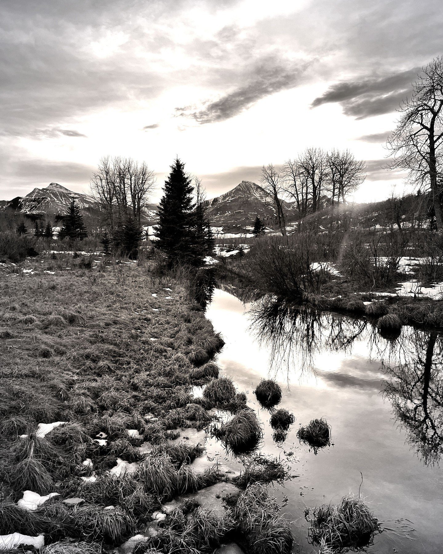 Today, one of the secret spots for photos at Thanksgiving Ranch that I cherish provides a stunning black and white view for capturing photos.⁠
⁠
⁠
#photograph #photo #thankful #photography #grateful #explorealberta ⁠
#bucketlisttravel  #whenareyoucom