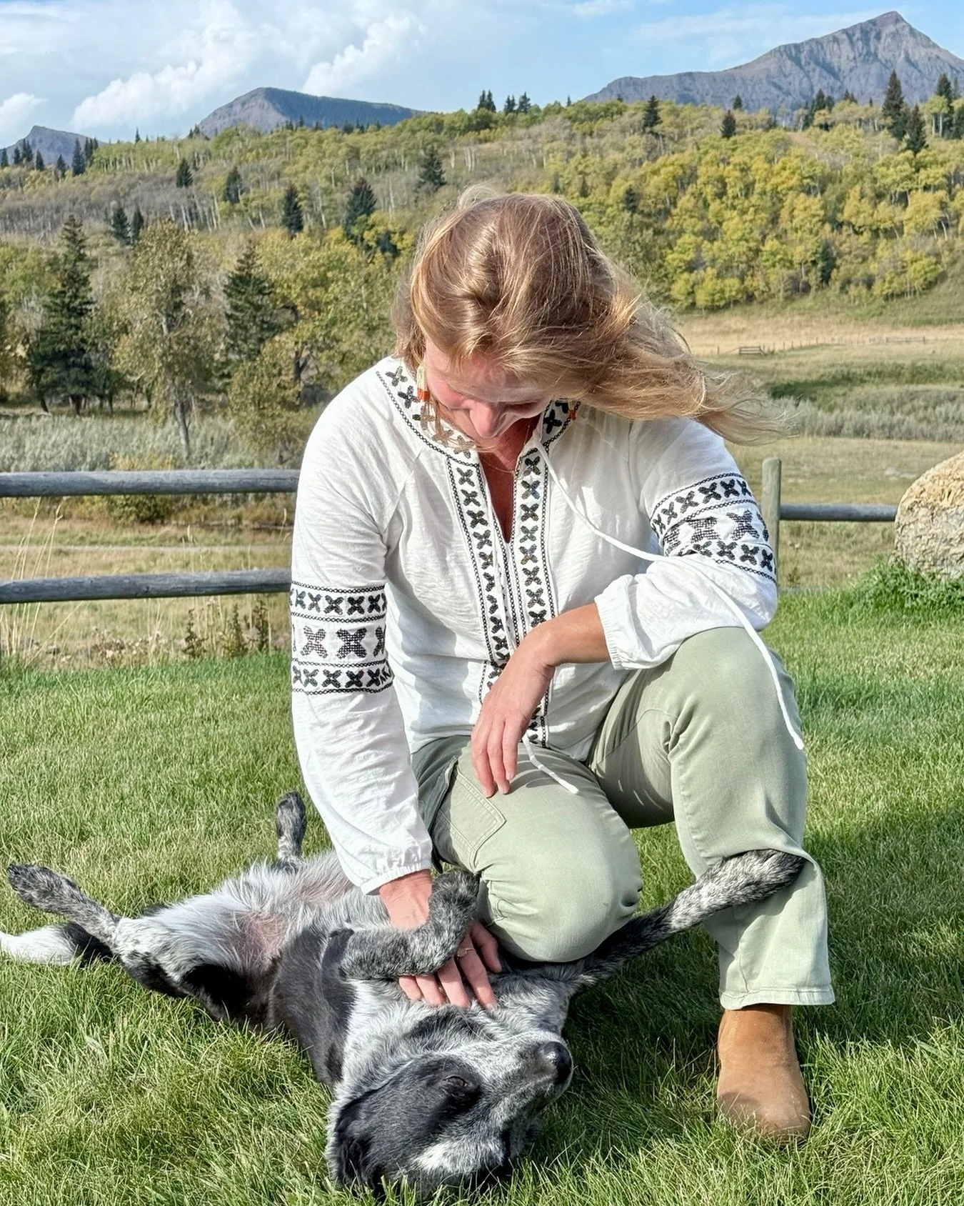 Whose smile is bigger&mdash;our guest&rsquo;s or Tex&rsquo;s? 

We&rsquo;ll let you decide.

At Thanksgiving Ranch, hospitality comes with a warm welcome, a stunning Rocky Mountain backdrop, and a friendly tail wag from our four legged hospitality te