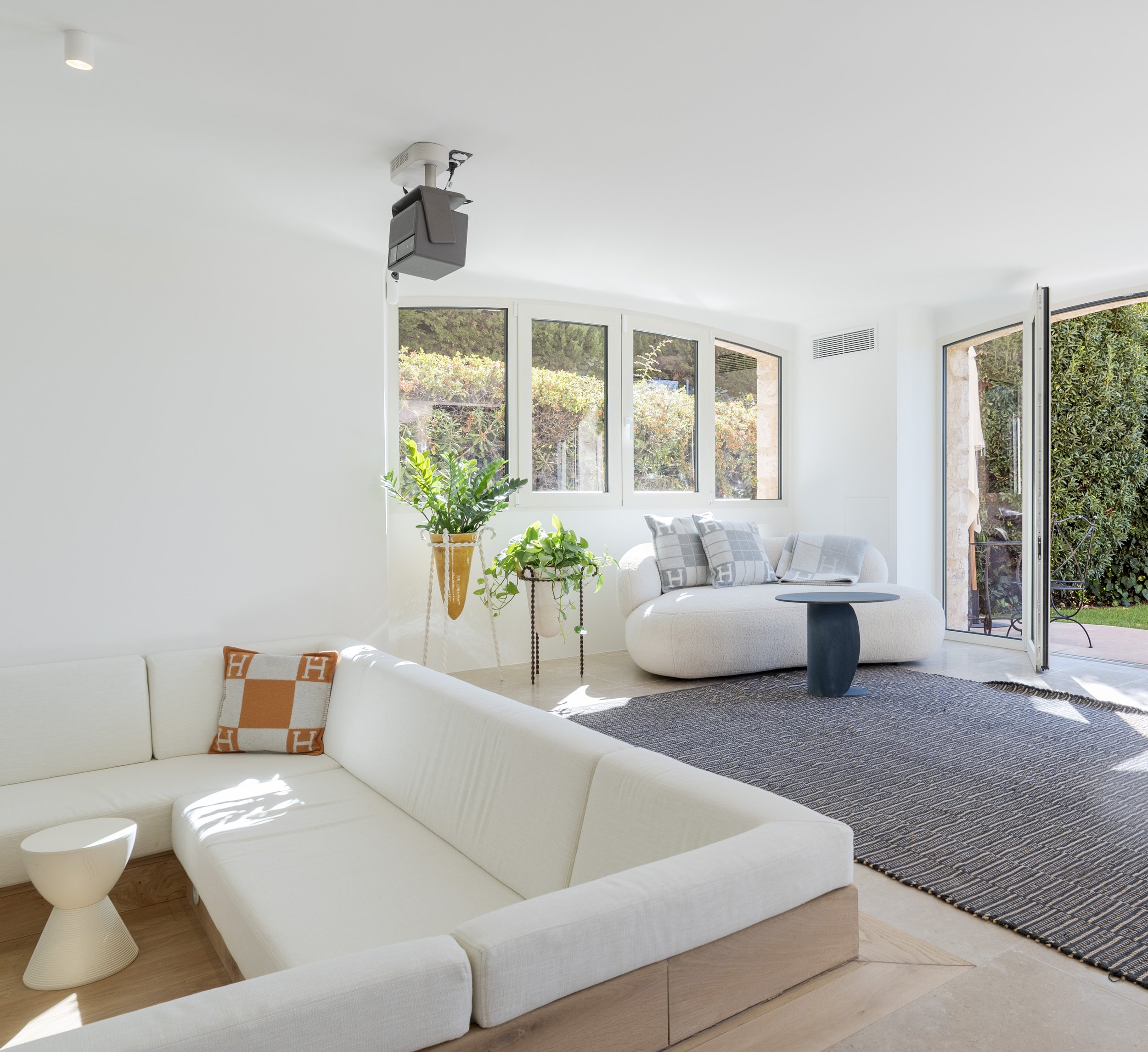 sunken living room 2.jpg