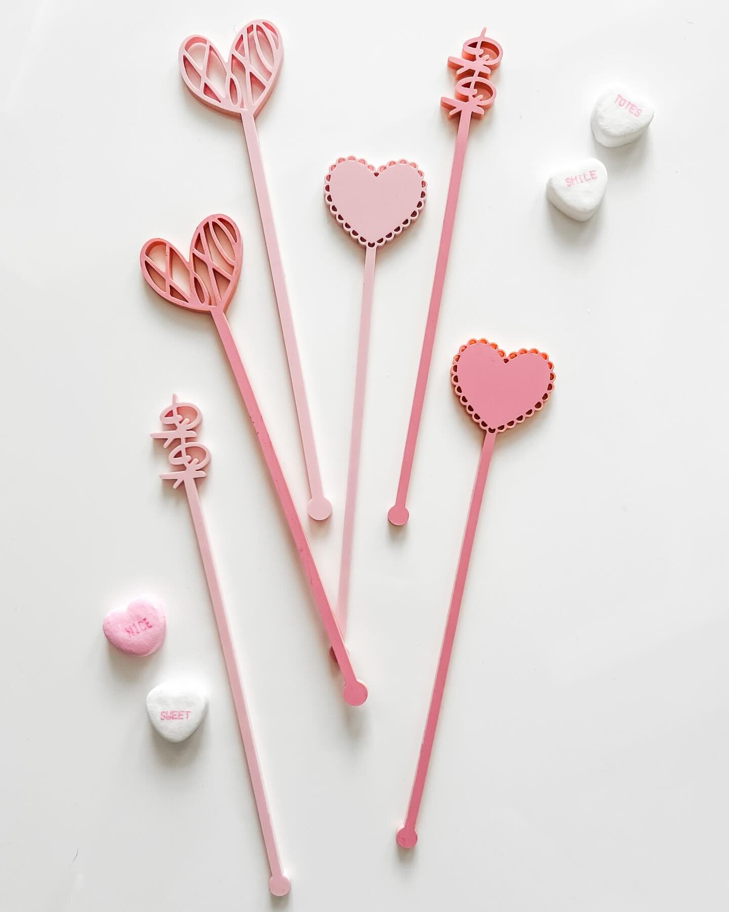 Love is in the air and cute stirrers are in our drinks 💕🥂

#valentines #drinkstirrers #cheers #lasermade