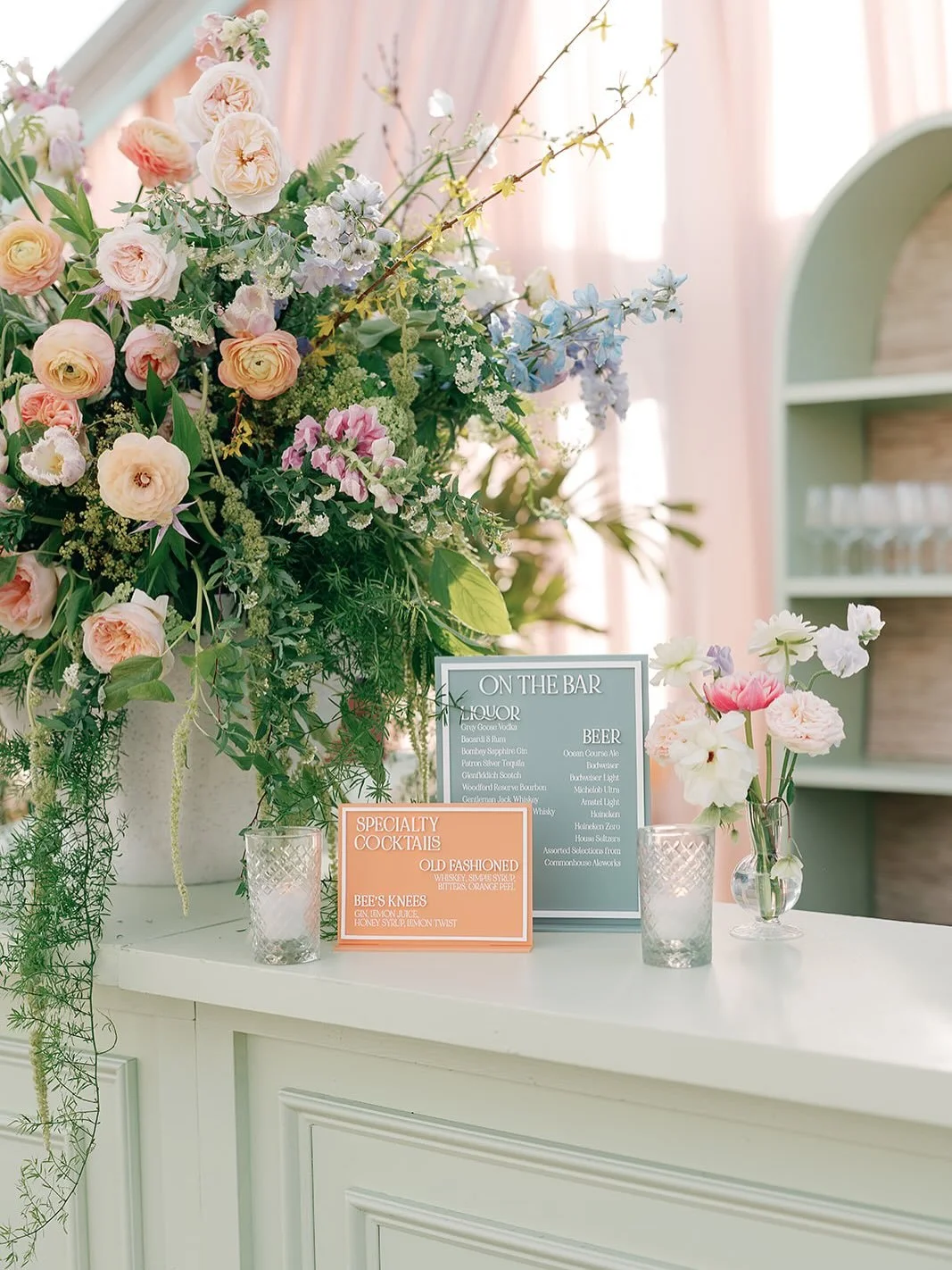 Wedding signs with ocean vibes 🌊

Planning: @andersoneventdesign 
Photo:  @meghanbaskin 
Invites / Paper and Signage Design:  @katieknowlesdesign
Floral:  @festooncharleston 
Venue:  @kiawahresort