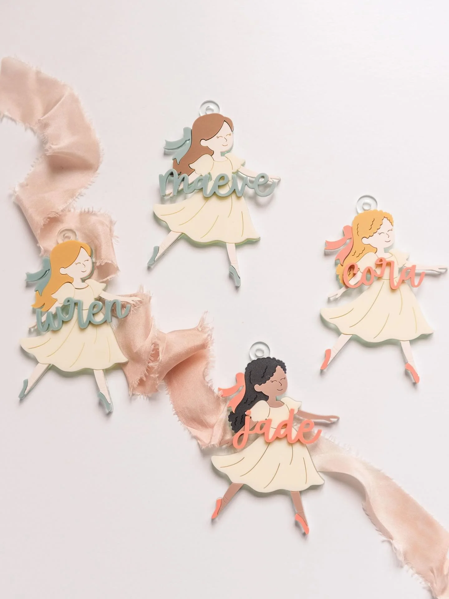 2025 holiday gifts and keepsakes are in the shop ✨✨ including these sweet dancing ballerina ornaments 🩰 

I&rsquo;ll be accepting fully custom orders (items not found in my shop) until December 10th!!

Mark your calendars for the Holiday Market at @