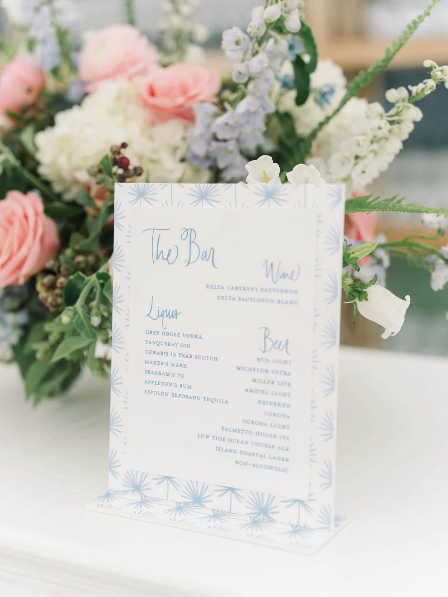 I&rsquo;m always so honored when @katieknowlesdesign trusts me with her designs 🌴✨ this spring wedding was full of palms, rattan, and the most amazing blooms!

Planning &amp; Design @alexandraberryevents
Venue &amp; Catering @kiawahresort
Photograph