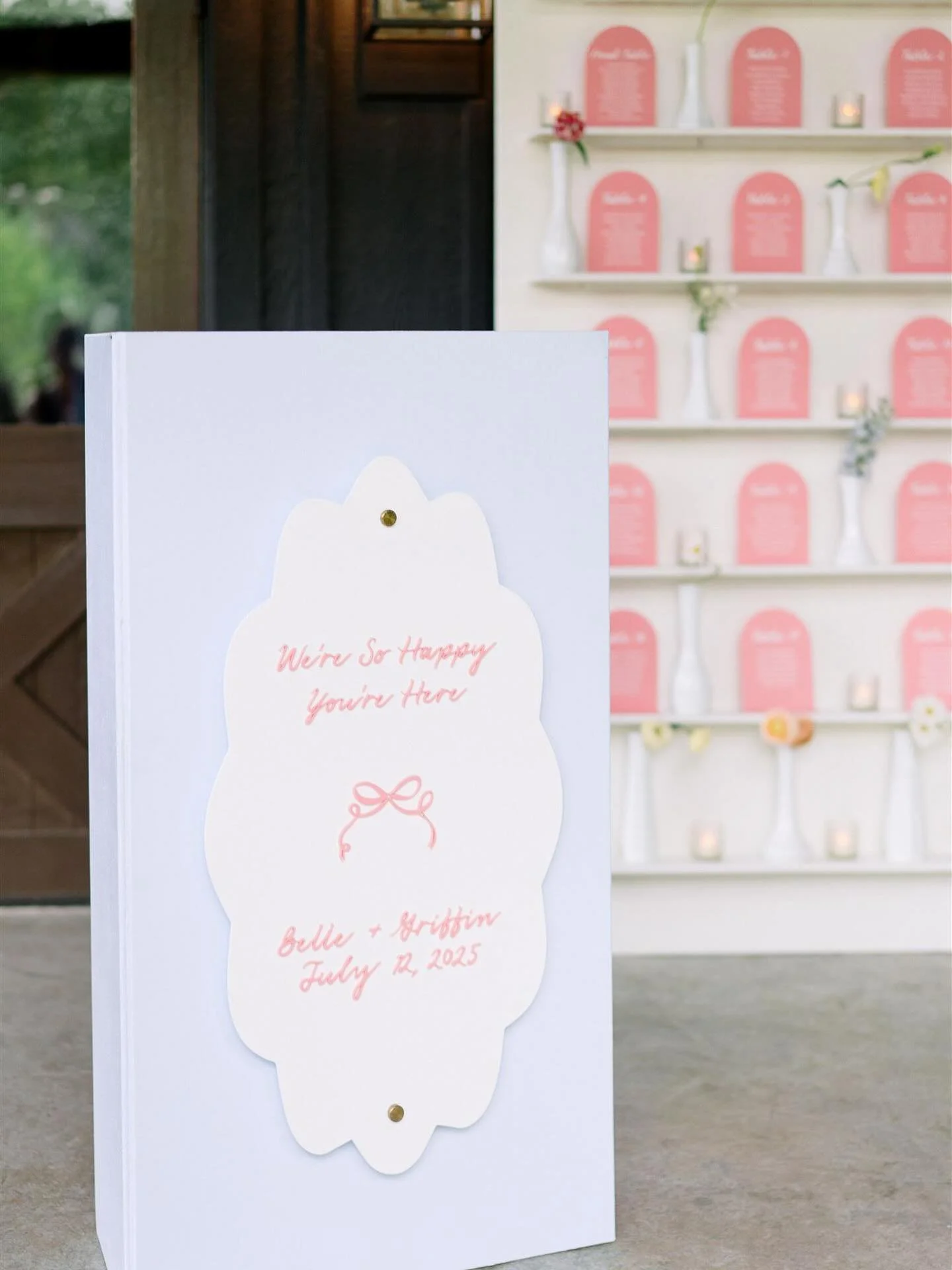 Scallops, bows and pastel hues 💕 a soft welcome sign that sets the tone! 

@bellecseaver 
@courtneysinclairphoto 
@mustardseedgardens 
@magicalmoments_eventplanning 
@caminoandco.florals