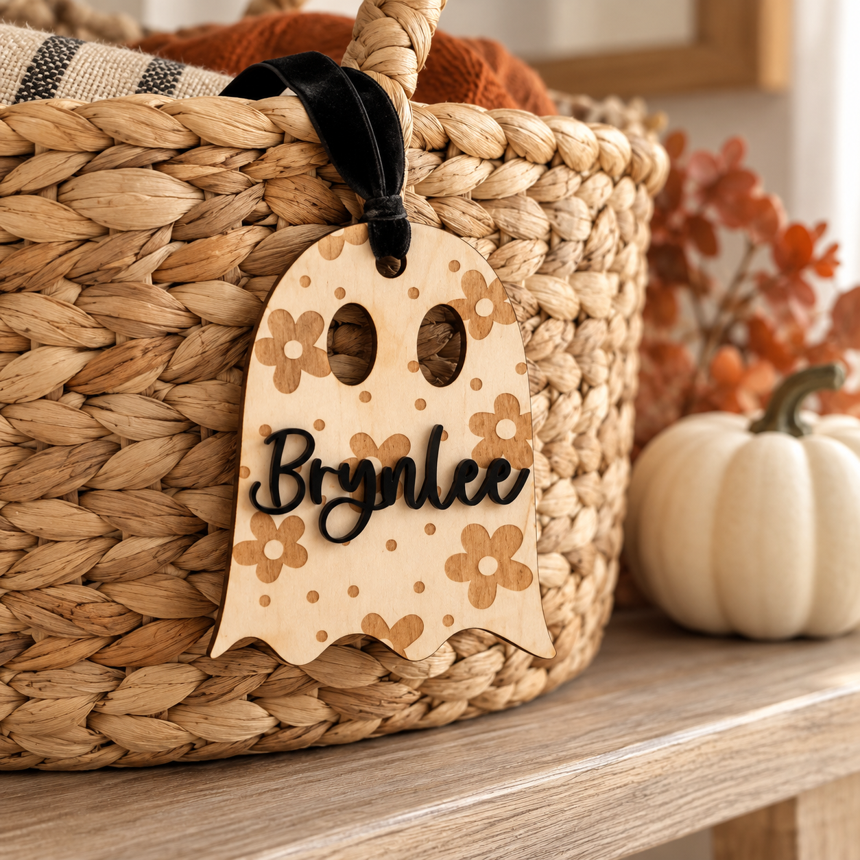 Floral ghost halloween tag for boo basket
